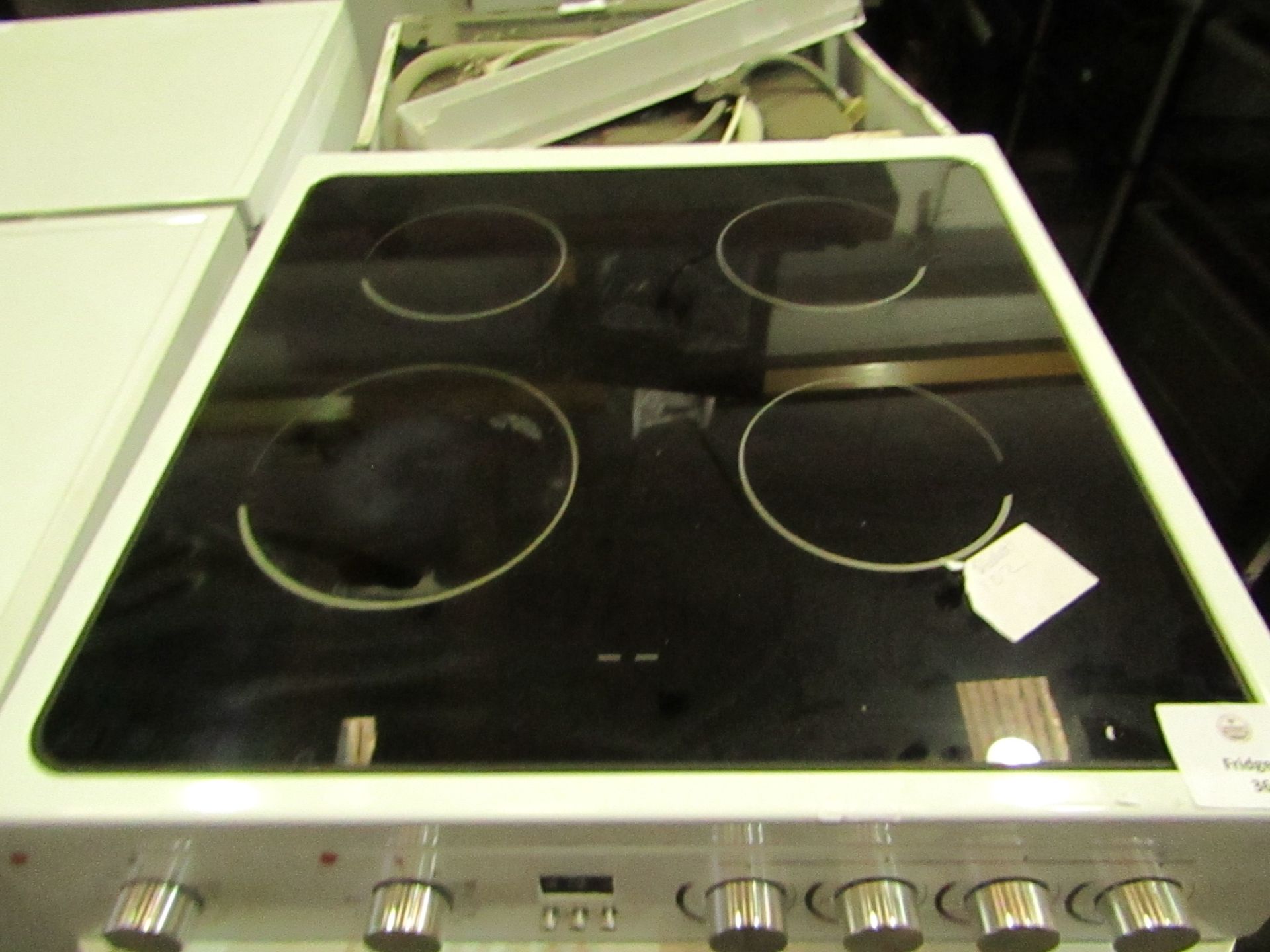 Hisense Double oven with ceramic hob, This item looks to be in good condition and appears ready - Image 2 of 4