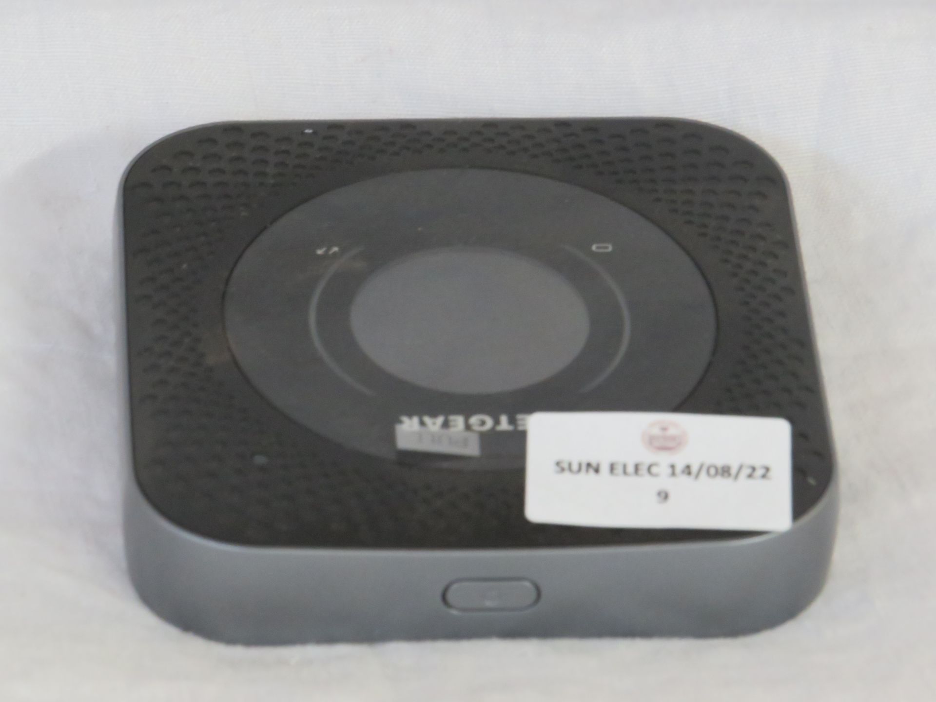 Netgear Gigabit Class LTE mobile router, untested and boxed.