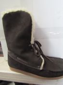Anthracite Fleece Lined Ankle Footwear - Size 4 - New & Boxed.