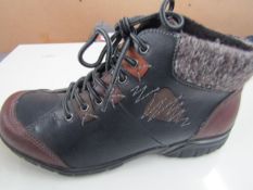BPC Seletion - Navy & Brown Boot Style Footwear - Size 3 - New & Boxed.