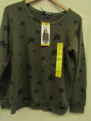 Buffalo - Ladies Cozy Top - Green With Black Stars Size Small - New With Tags.