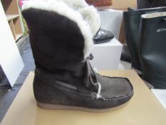 Anthracite Fleece Lined Ankle Footwear - Size 4 - New & Boxed.