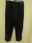 Ladies Black Pleated Jogging Bottoms - With Stretch Size 16 - Good Condition, No Packaging.