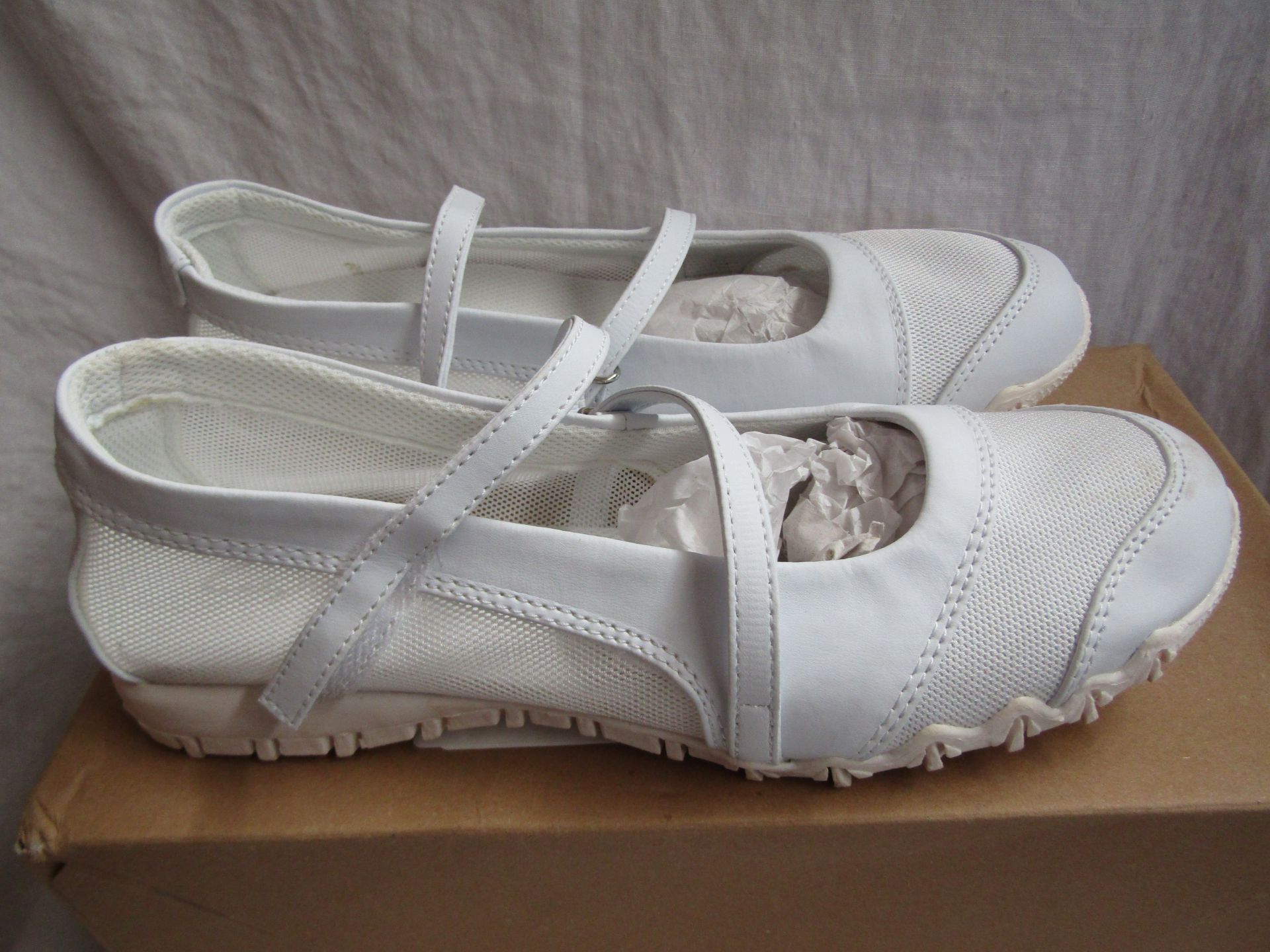 City Walk White Ballerina Shoe Size 40 New & Boxed
