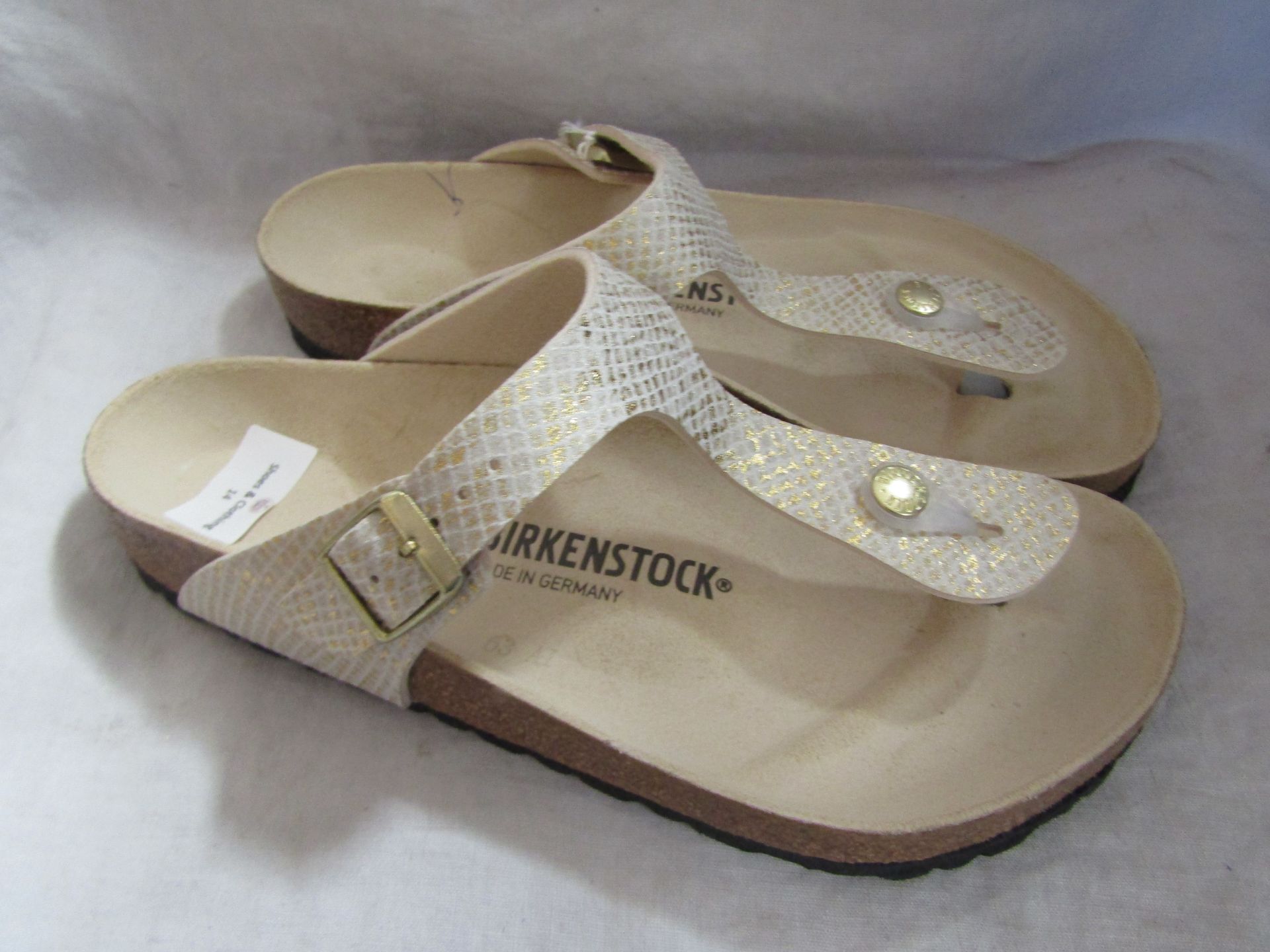 Birkenstock Thonged Sandal Size 39 New With Tags