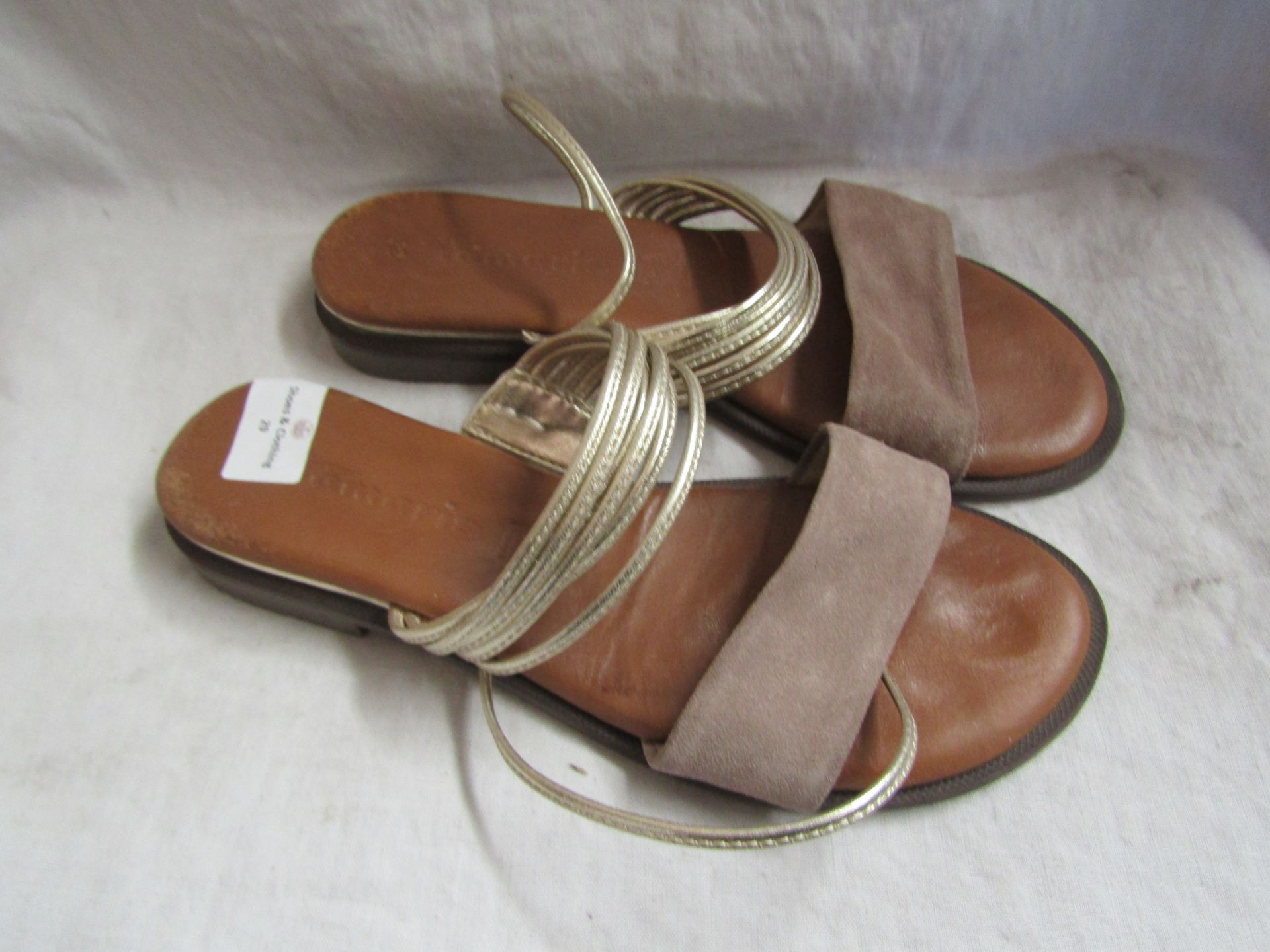 Tamaris Flat Sandal Size 38 ( These Have Been Worn Needs a Small Repair to Small Strap)