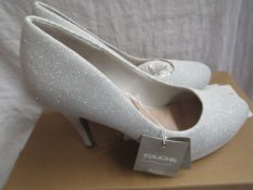 Tamaris Silver Sparkly Heeled Shoe Size 38 ( Have Been Worn Very Light Wear )