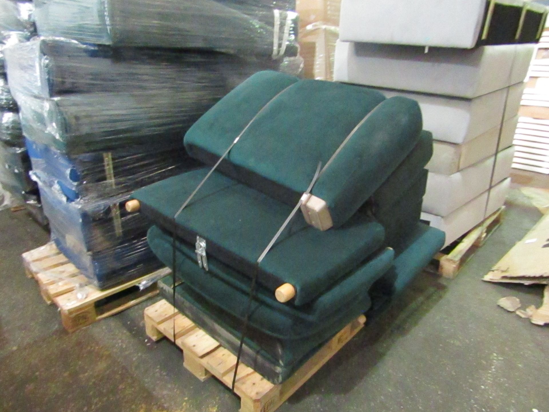 10% Buyers Premium +VAT, 24 Pallets of Genuine SNUG SOFA parts - Mixed Lots of Bases Backs Arms - Image 10 of 20