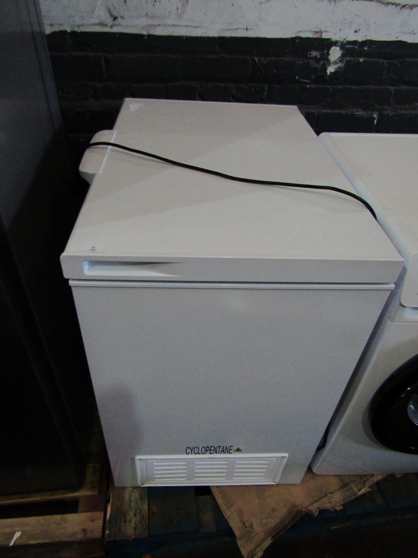 Hisense Chest freezer, has been used but still in good condition, tested and working for coldness