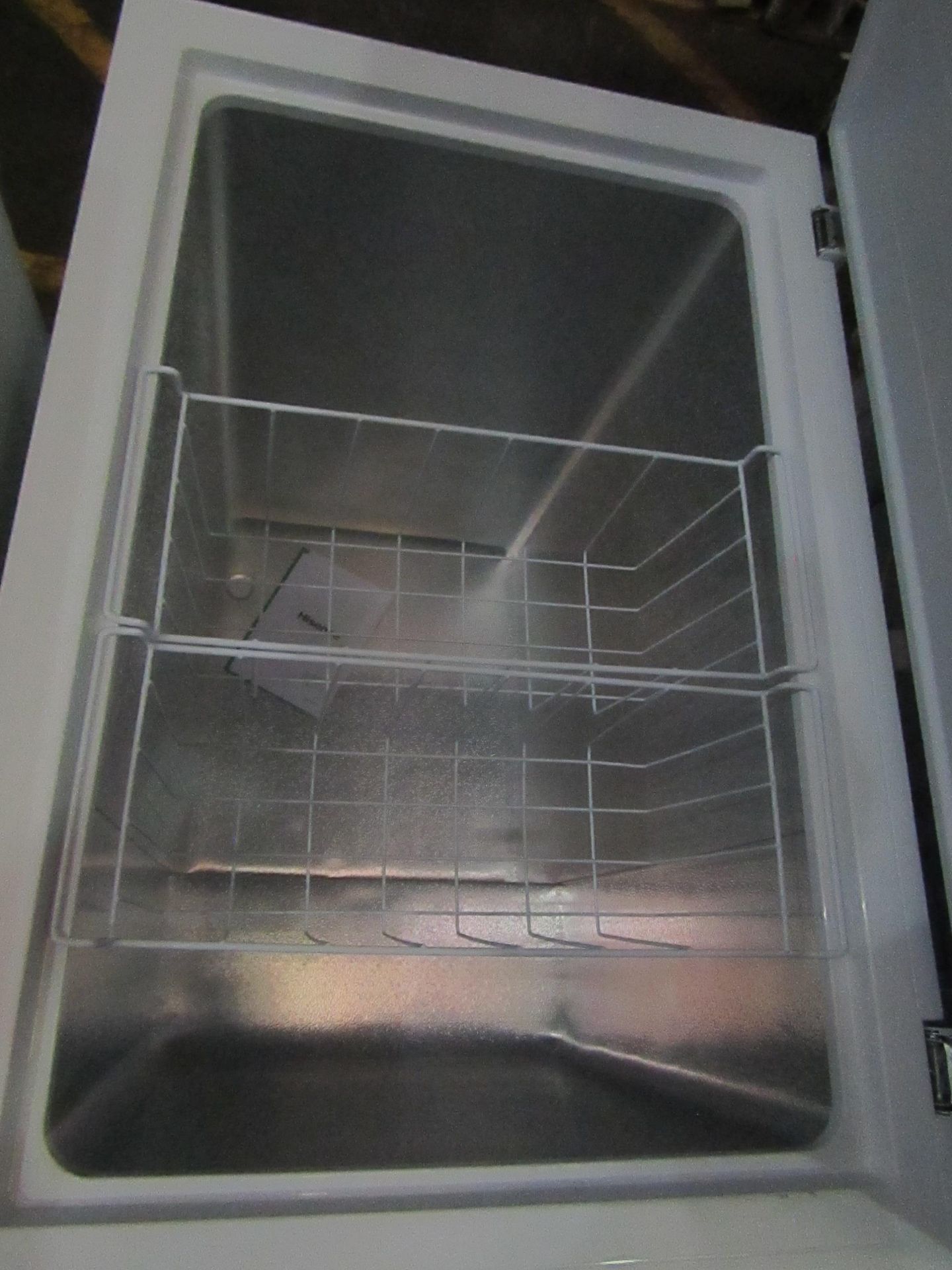 Hisense chest freezer, tested working and clean with handle - Image 2 of 2