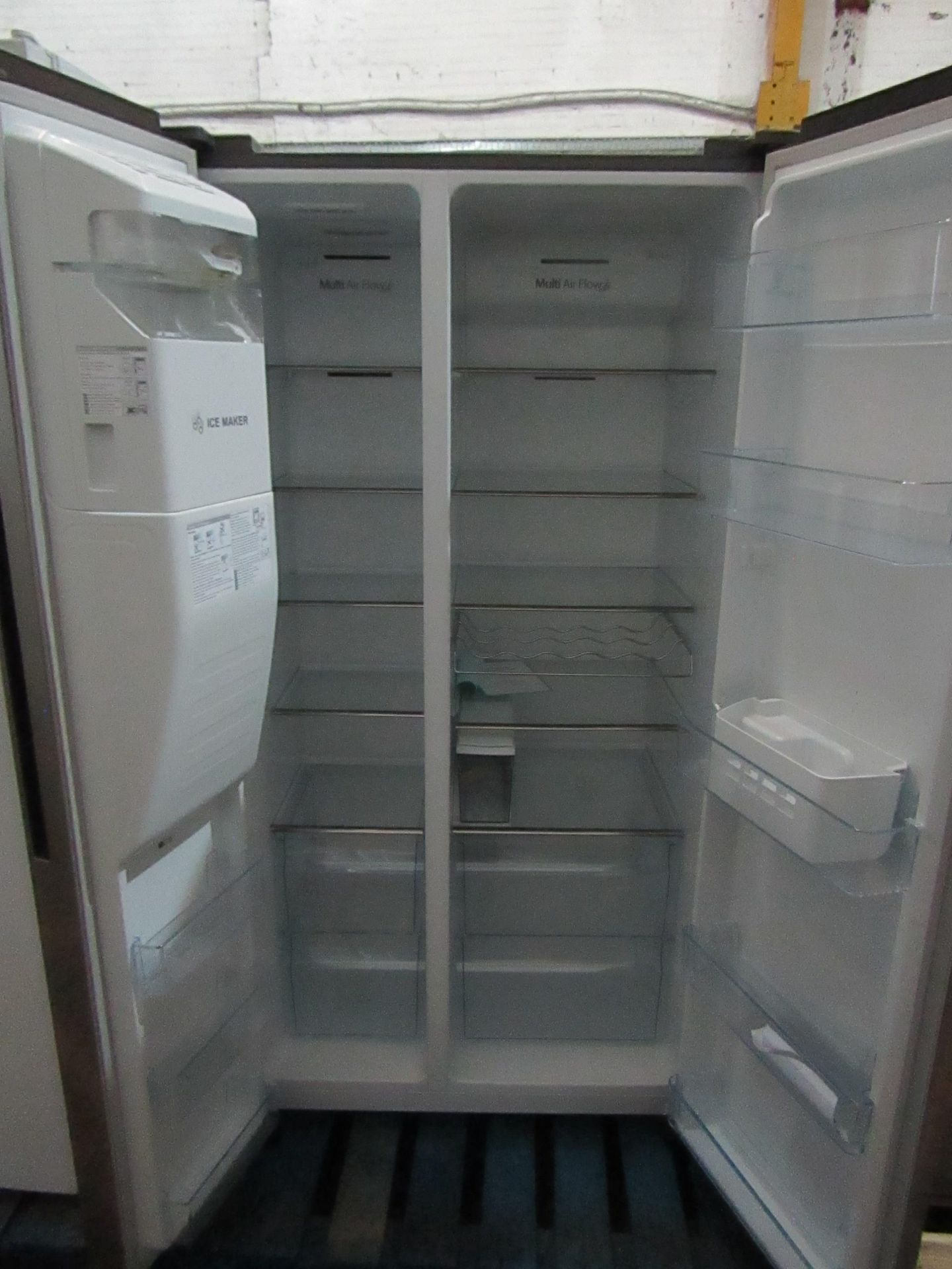 Hisense American style fridge freezer with water dispenser, tested working for cold ness, water - Image 2 of 2