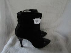 BodyFlirt - Ladies Black Suede & Snake Skin High Heels - Size 42 - No Packaging.