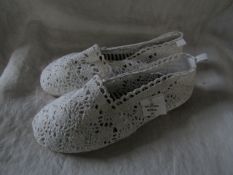 Ladies White Espadrilles Shoes - Size 37 - No Packaging.