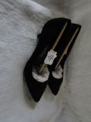 BPC Selection - Black High Heels - Size 39 - No Packaging.