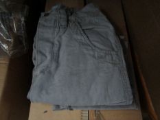 2x Fat Face - Horizons 3-Quarter Trousers - Grey Enamel - Size 28 - Unused With Original Tags.
