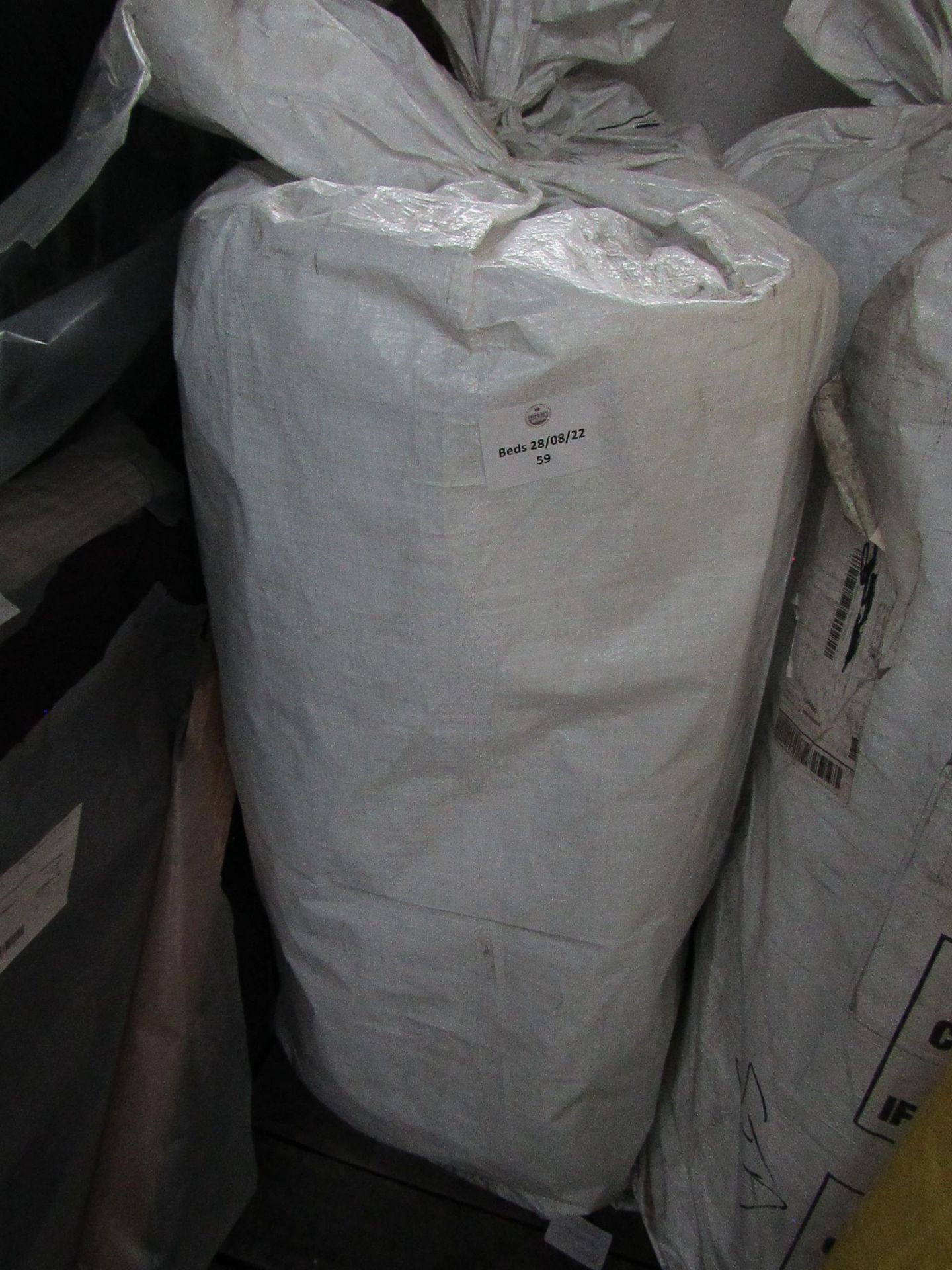 | 1X |ÿ UNIDENTIFIED SINGLE MEMORY FOAM MATTRESS | STILL ROLLED AND BAGGED | RRP œ- | - Image 2 of 2