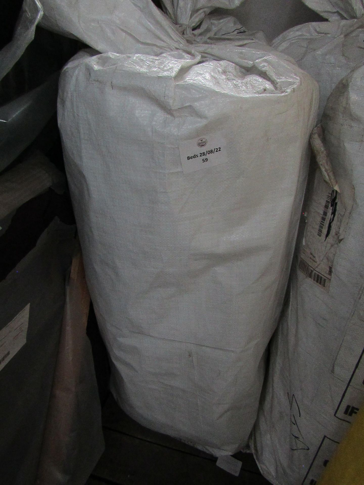 | 1X |ÿ UNIDENTIFIED SINGLE MEMORY FOAM MATTRESS | STILL ROLLED AND BAGGED | RRP œ- | - Image 2 of 2