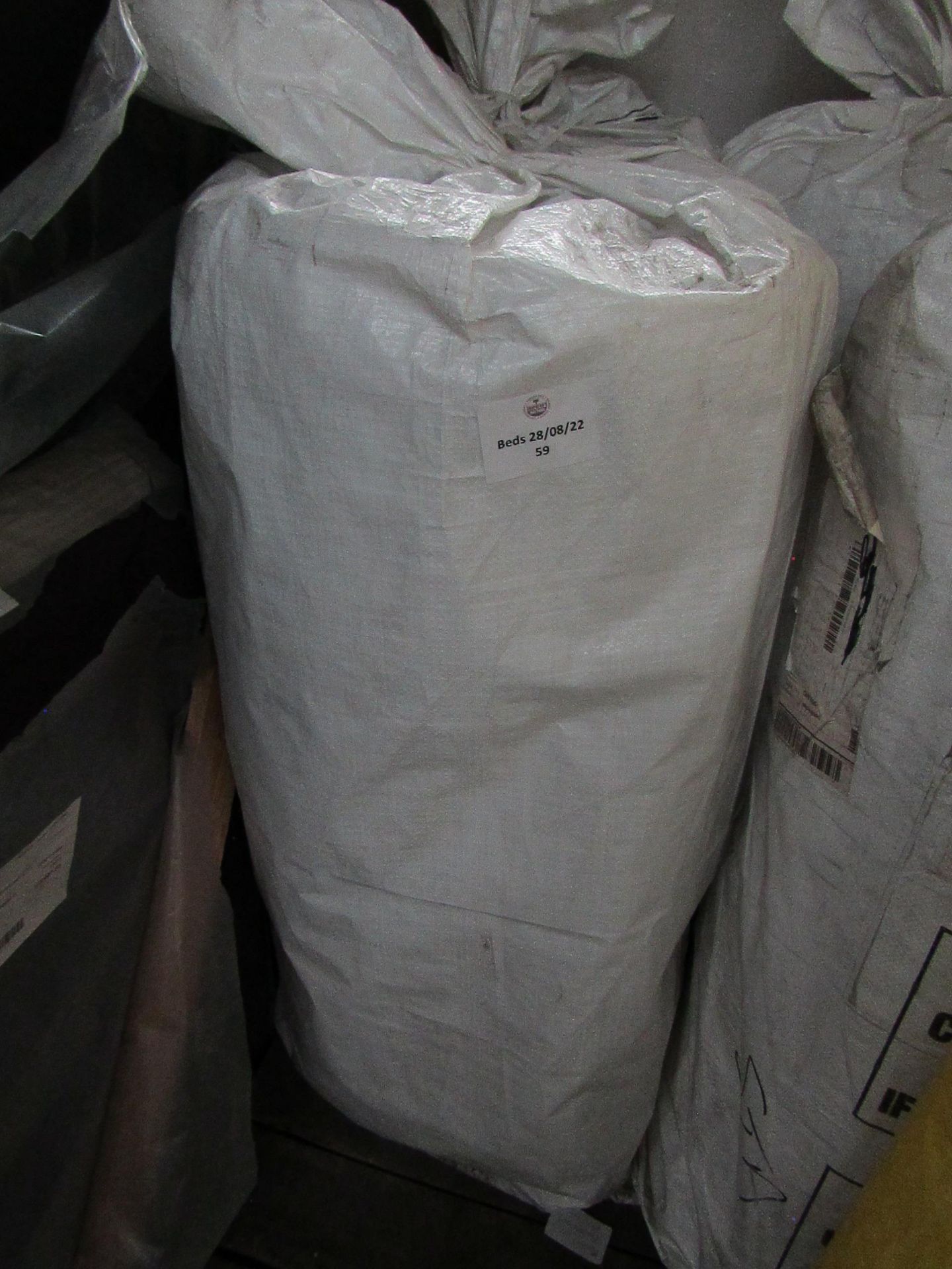 | 1X |ÿ UNIDENTIFIED SINGLE MEMORY FOAM MATTRESS | STILL ROLLED AND BAGGED | RRP œ- | - Image 2 of 2