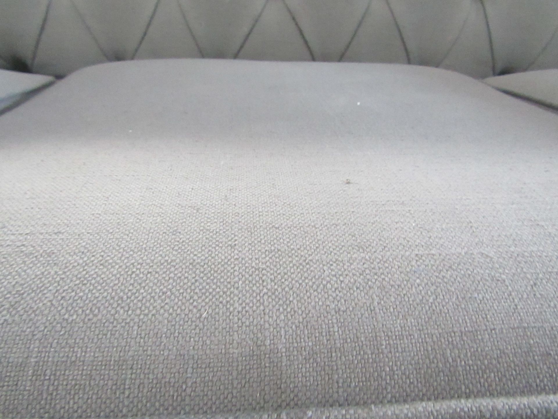 Mark Harris Furniture Highgrove Grey Linen 3 Seater Sofa RRP ?2399.00 - The items in this lot are - Image 4 of 5