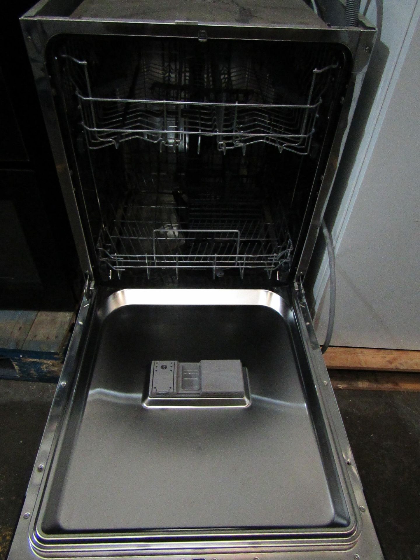 Baumatic Dishwasher 600 Model No. BDIN1L38B-80_BK in Black RRP ô?239.00 - Image 2 of 2