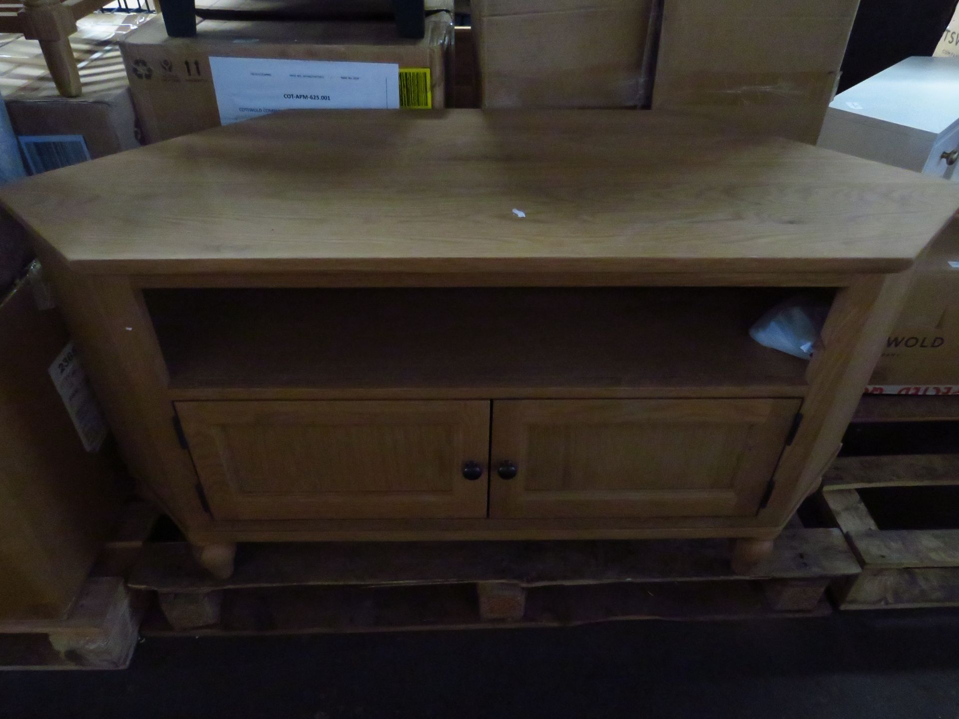Cotswold Company Elkstone Mellow Oak Corner TV Cabinet - up to 56" RRP Â£445.00 - This item looks to