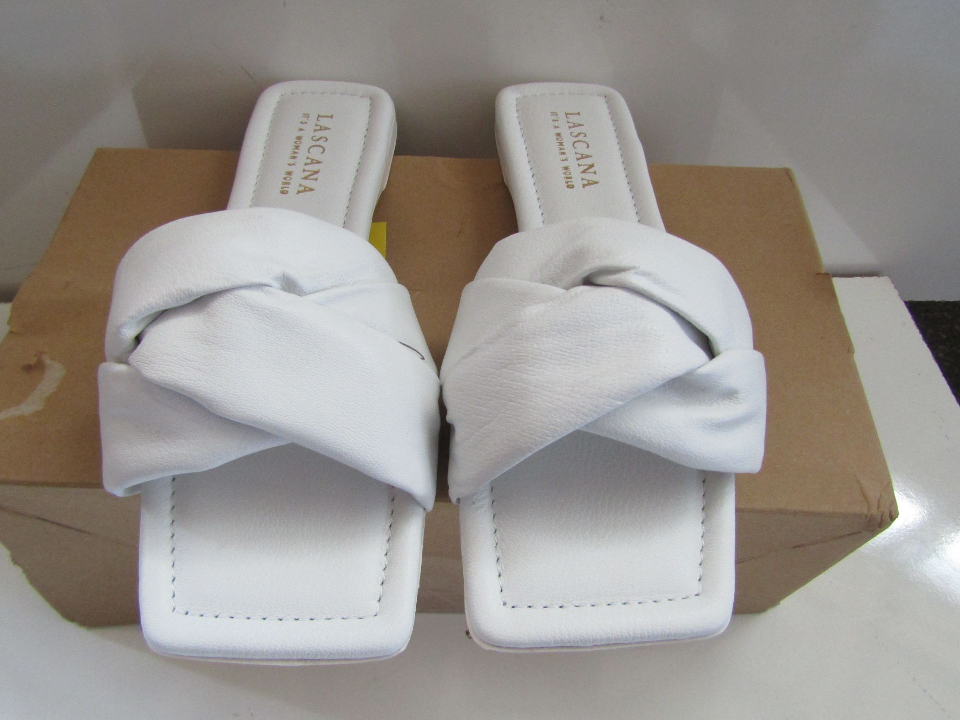 Lascana Slip on Shoe White Size 38 New & Boxed - Image 3 of 3