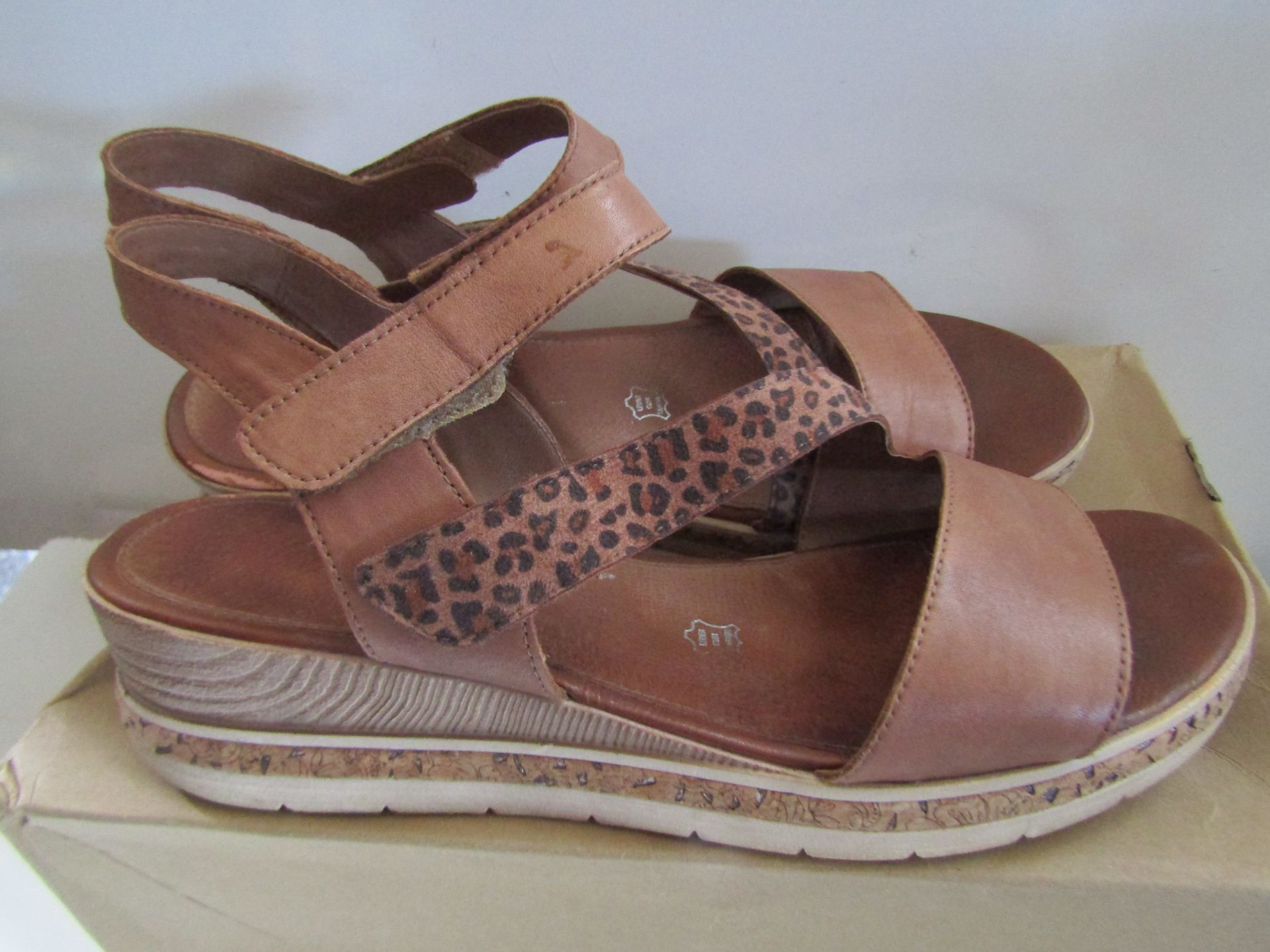 Remonte Sandal Size 45 ( These Have Been Worn Fair Condition )