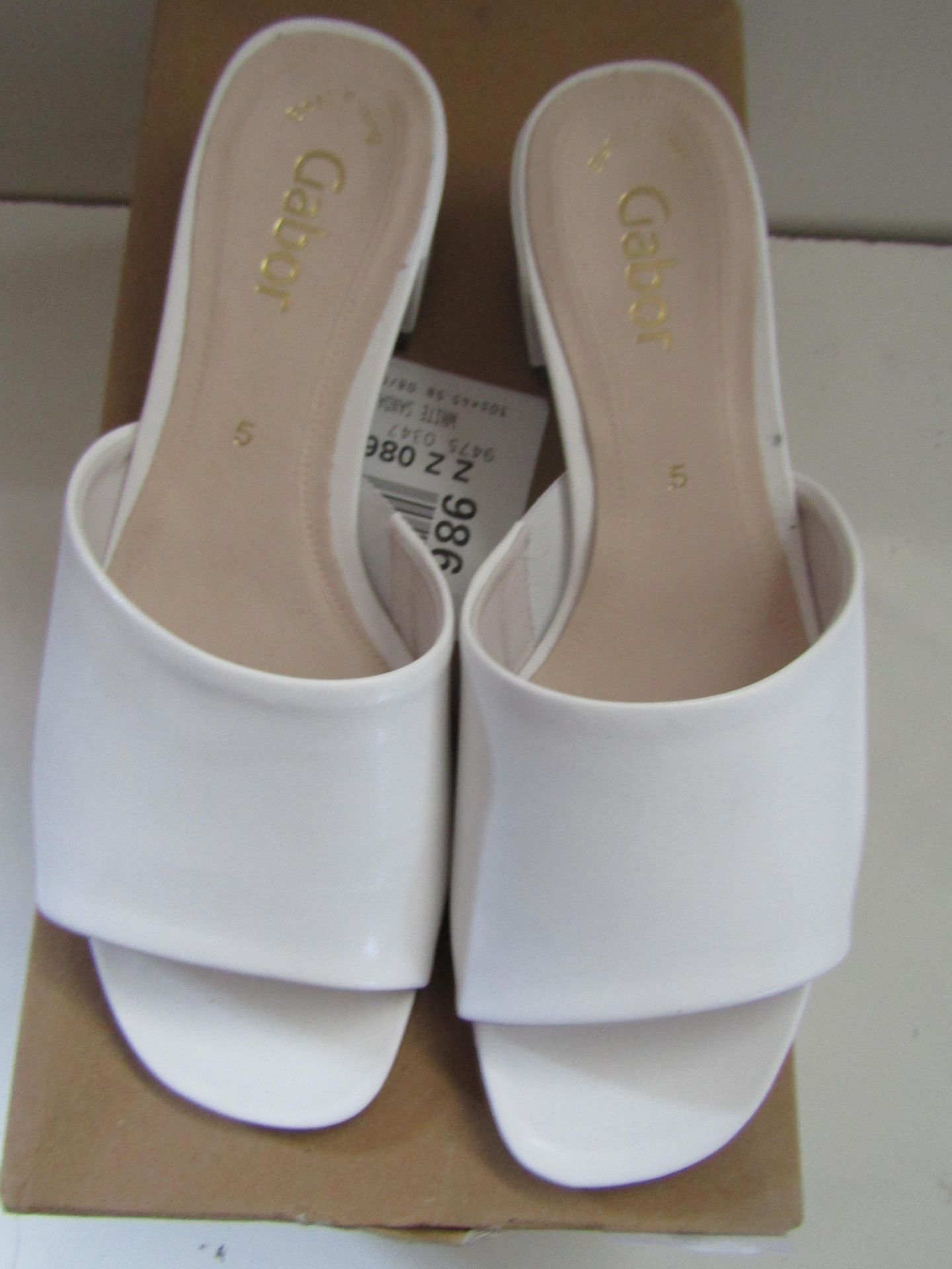 Gabor White Slip on Shoe Size 5 New & Boxed - Image 3 of 3