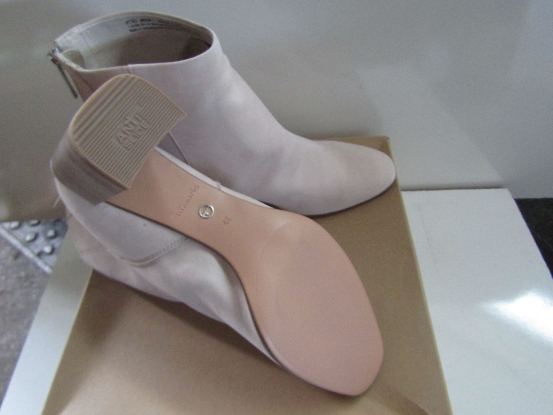 Tamaris Heeled Ankle Boots Natural Colour Size 42 New & Boxed - Image 2 of 3