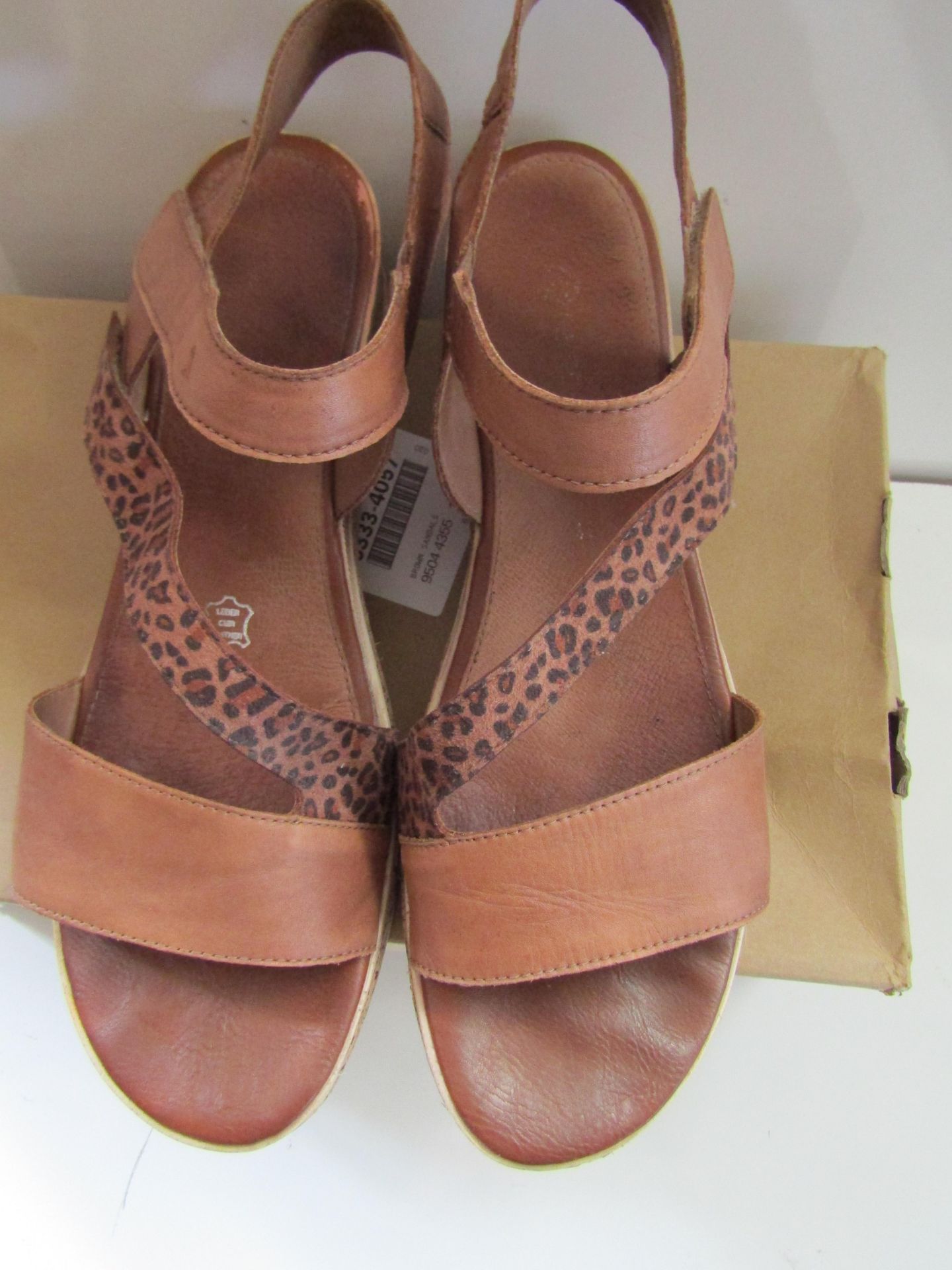 Remonte Sandal Size 45 ( These Have Been Worn Fair Condition ) - Image 3 of 3