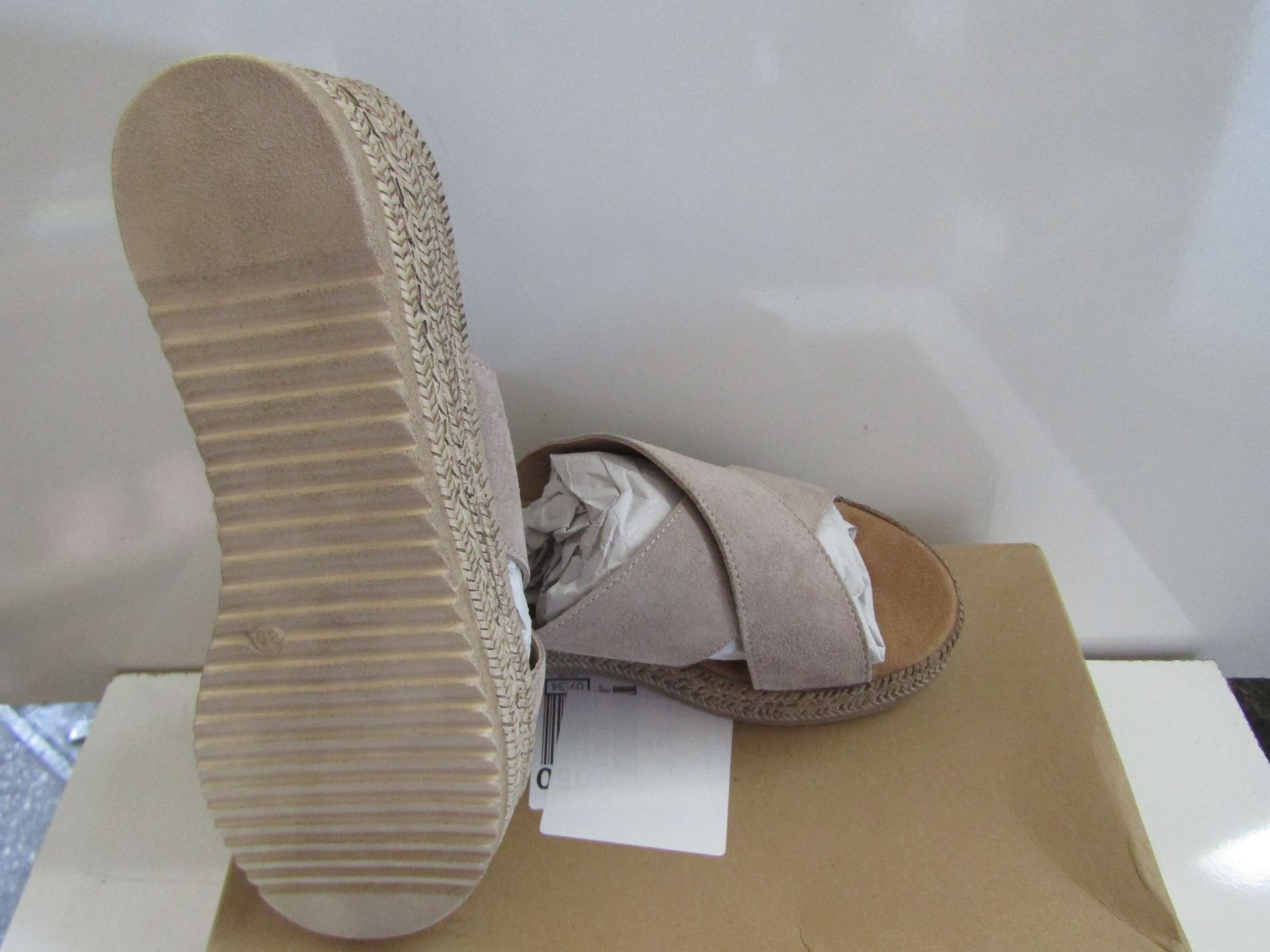 S.Oliver Slip on Wedged Sandal Beige Size 39 New & Boxed - Image 2 of 3