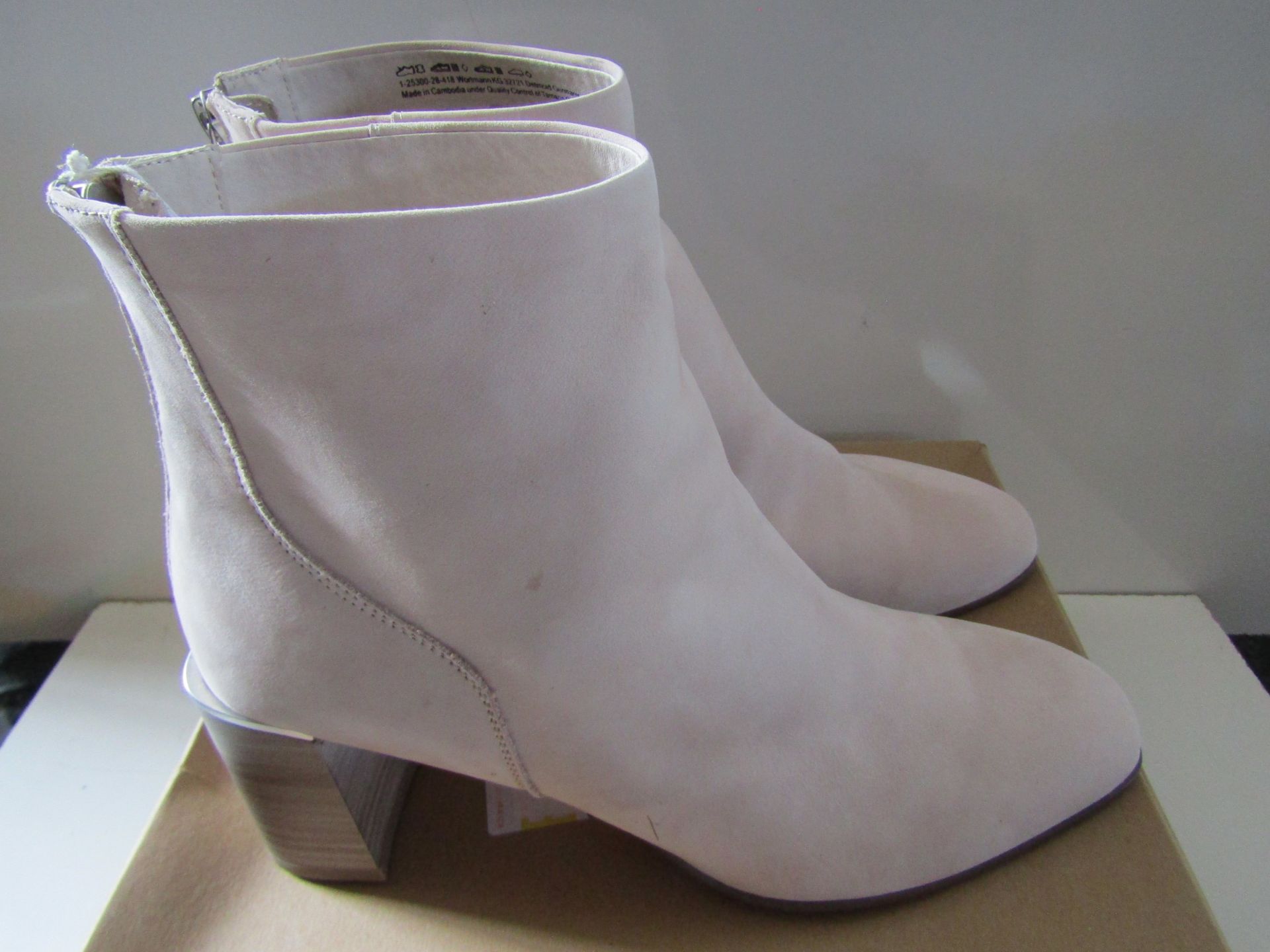 Tamaris Heeled Ankle Boots Natural Colour Size 42 New & Boxed