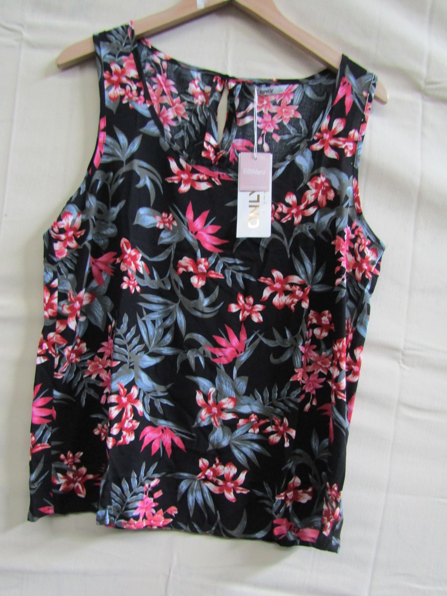 Only Design Summer Top Size 14 New With Tags