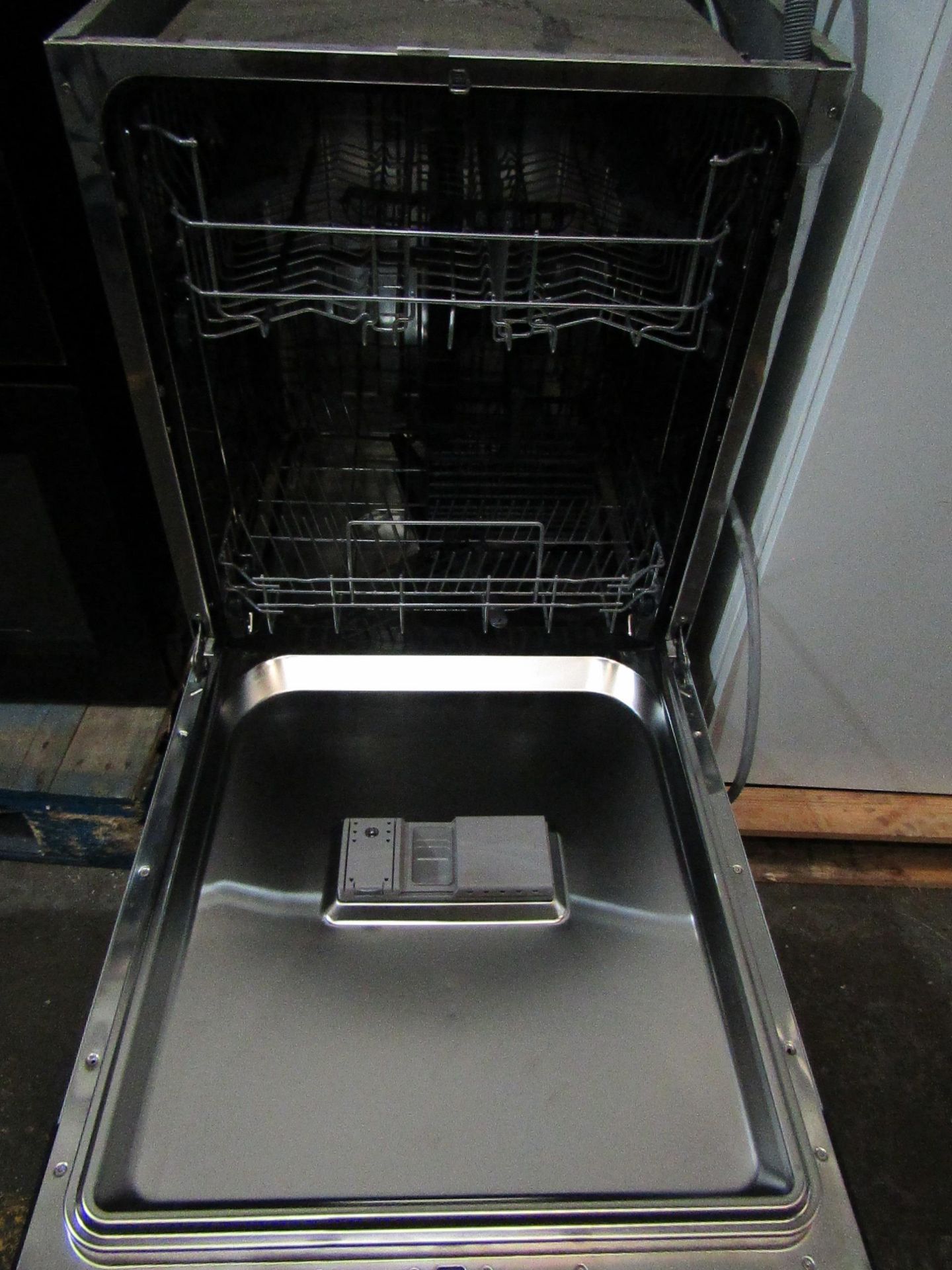 Baumatic Dishwasher 600 Model No. BDIN1L38B-80_BK in Black RRP “?239.00 - Image 2 of 2