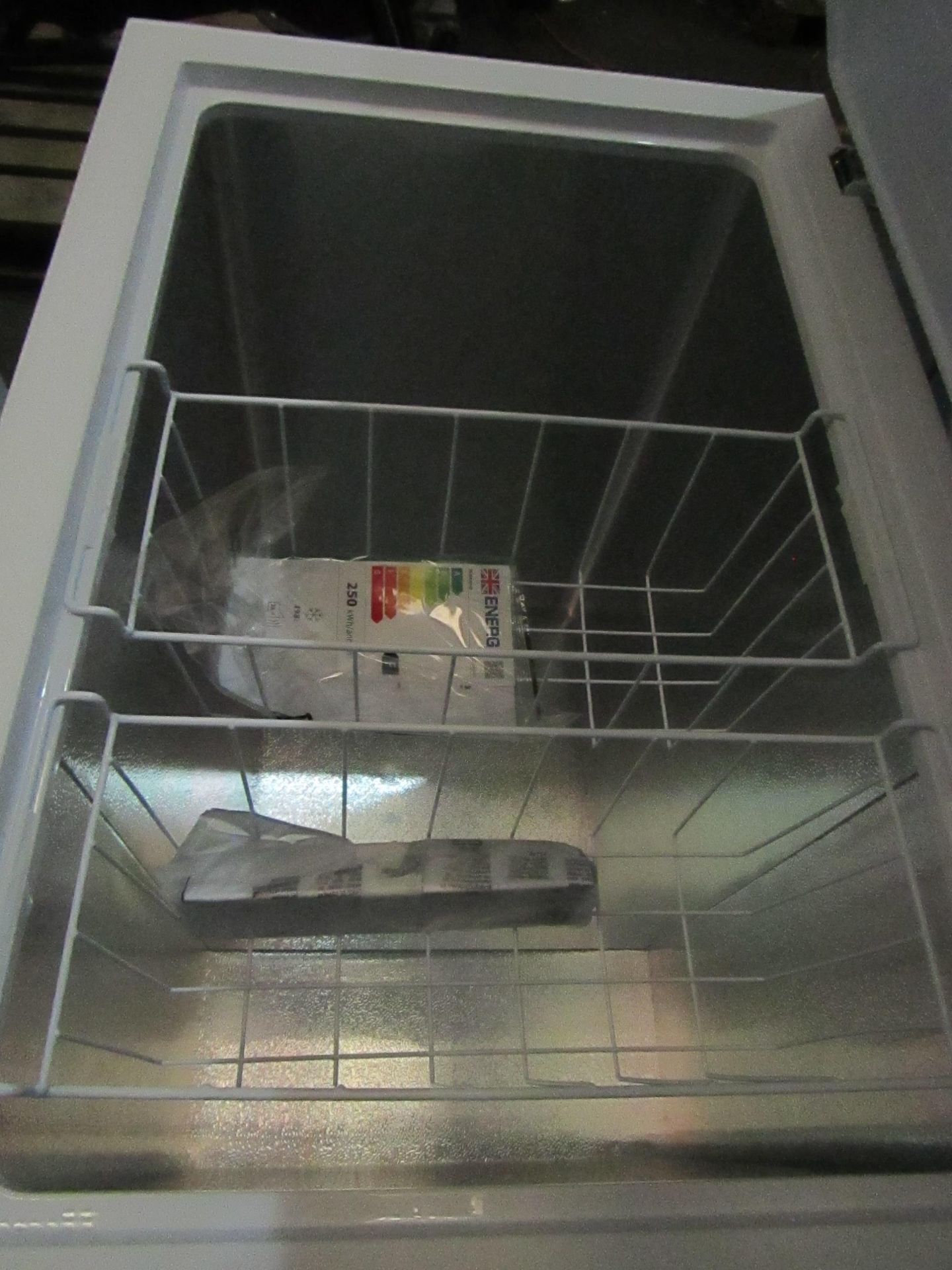 Hisense chest freezer, tested working and clean with handle - Image 2 of 2