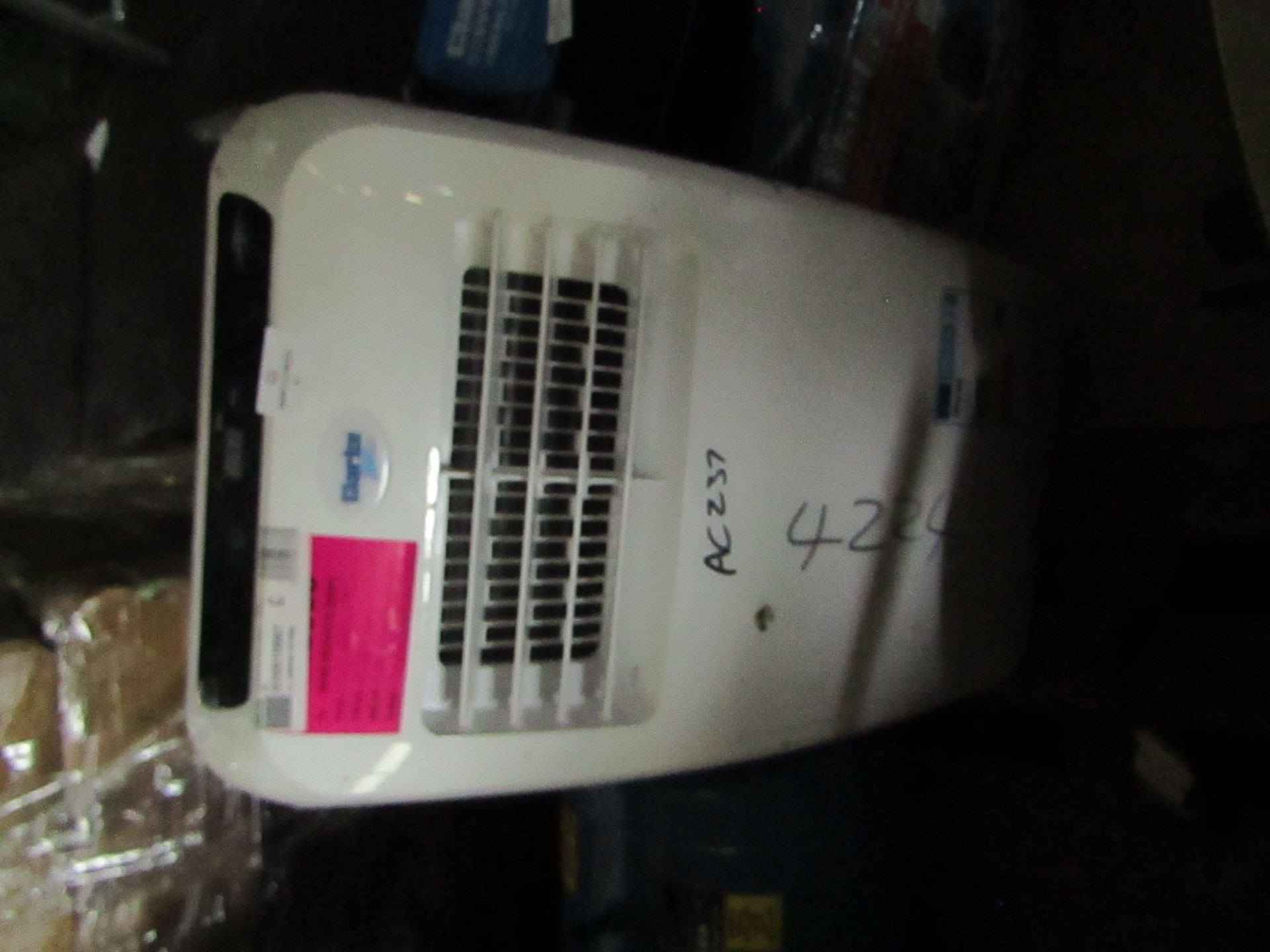 1x CL AIRCON AC7050 230 4224 This lot is a Machine Mart product which is raw and completely