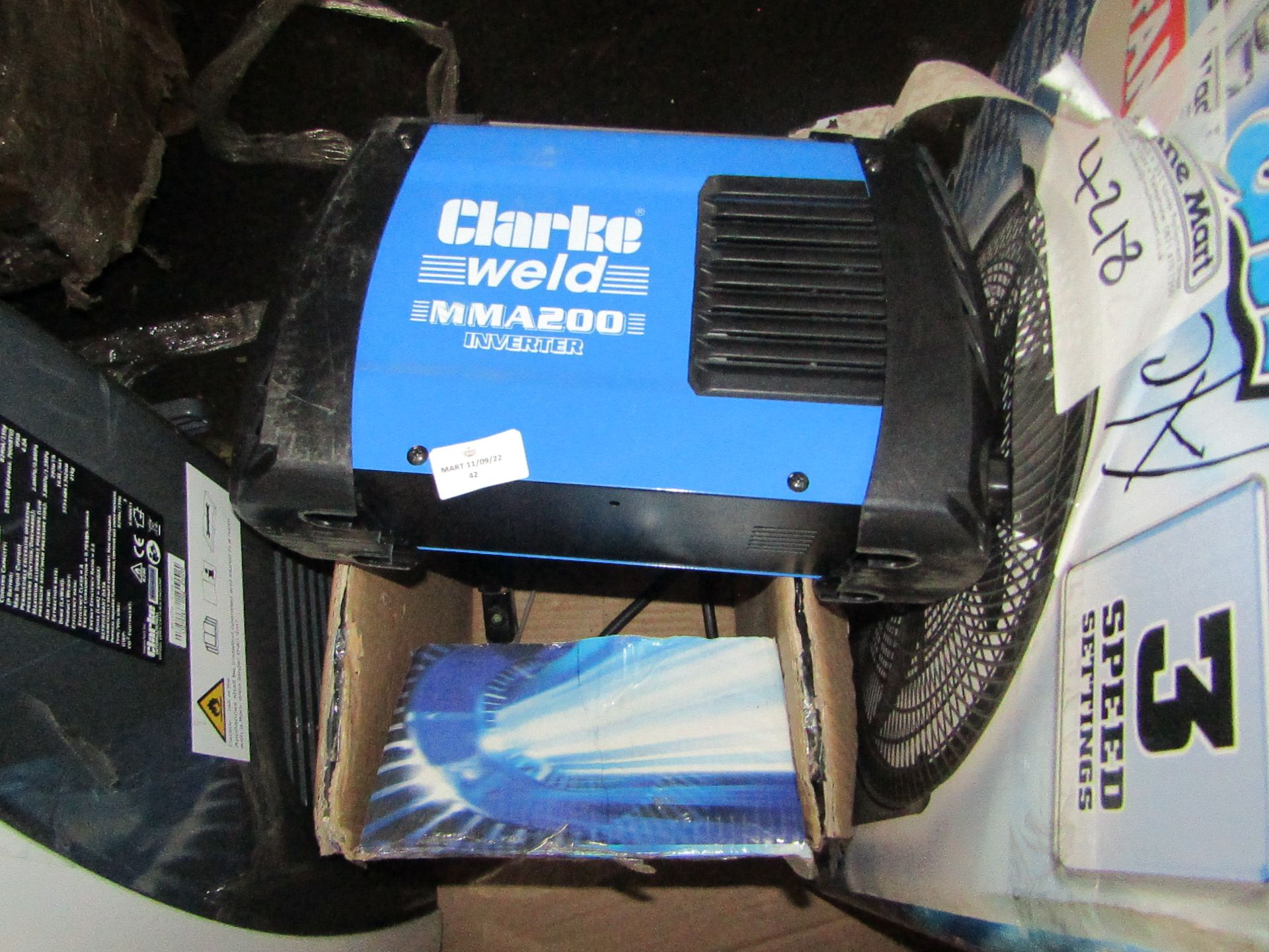 1x CL WELD MMA200 230V 4215 This lot is a Machine Mart product which is raw and completely unchecked