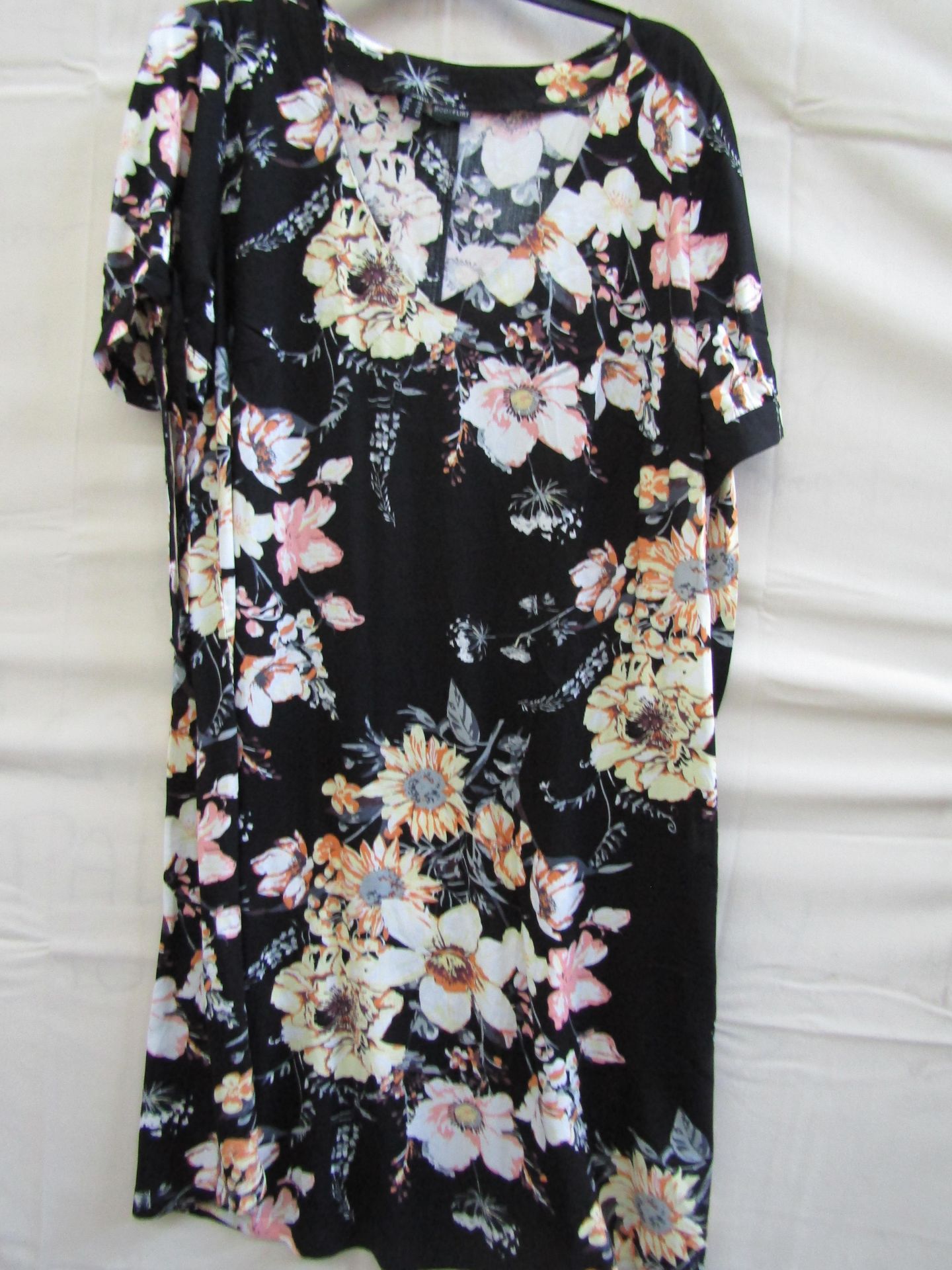 BodyFlirt Dress Size 20 ( May Have Been Worn ) No Tags