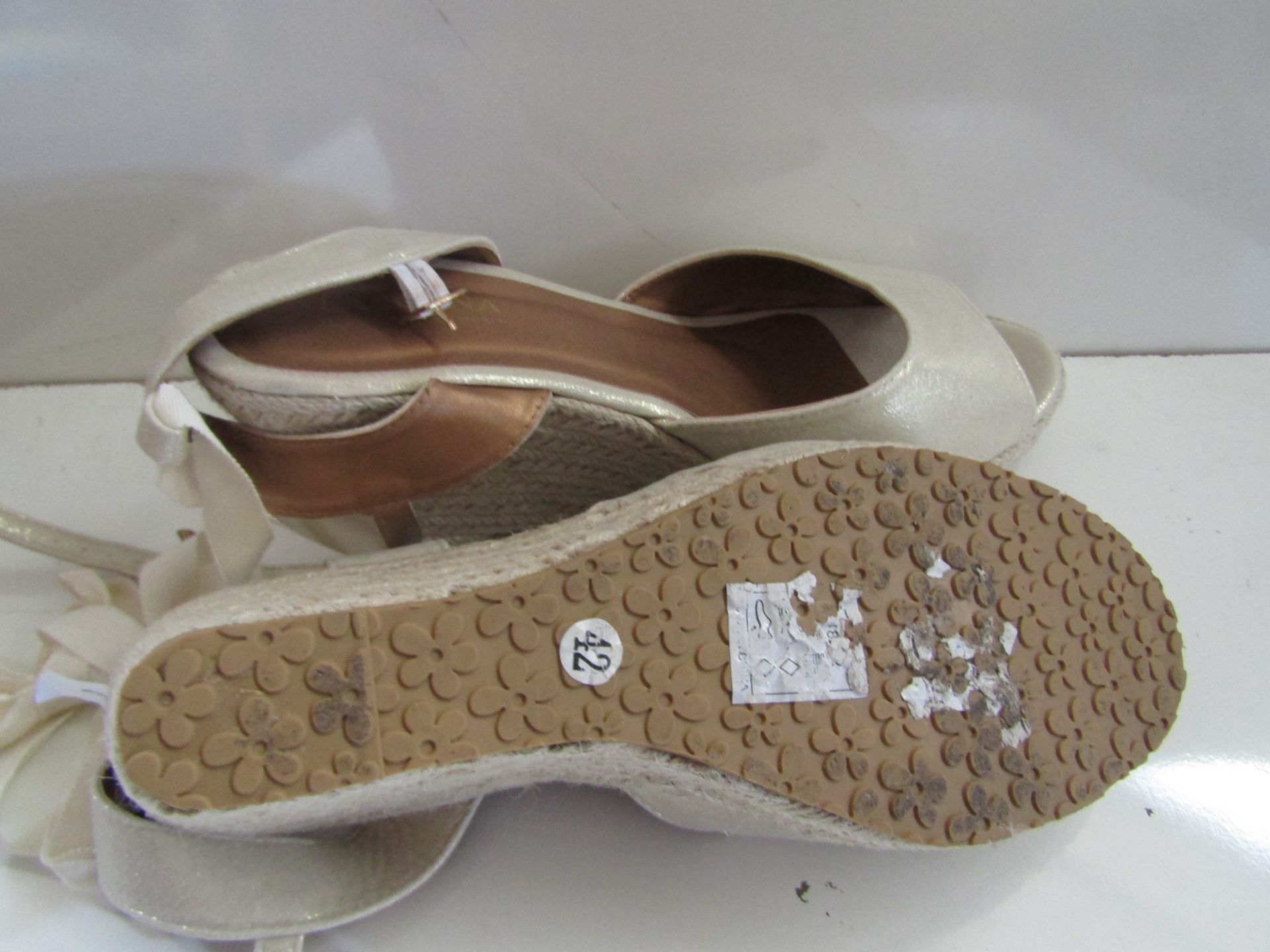 Lascana Wedged Shoe Beige Size 42 ( These Have Been Worn Need a Small Repair To Right Sole ) - Image 2 of 3