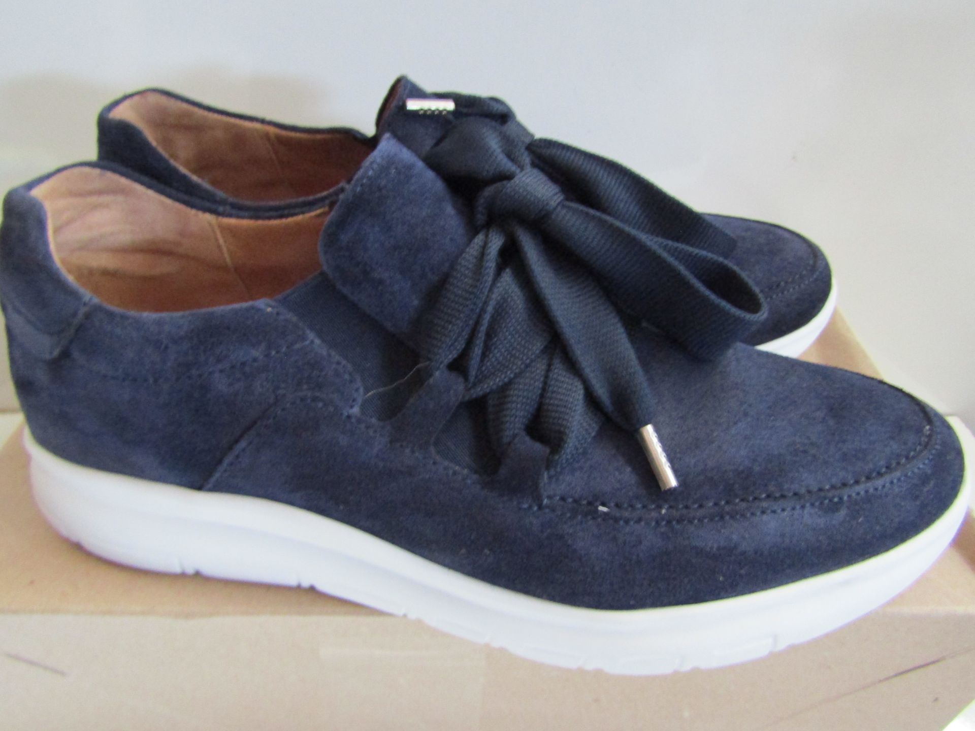 Gabor Navy Suede Shoe Size 6.5 May Have Been Worn Once or Twice Good Condition