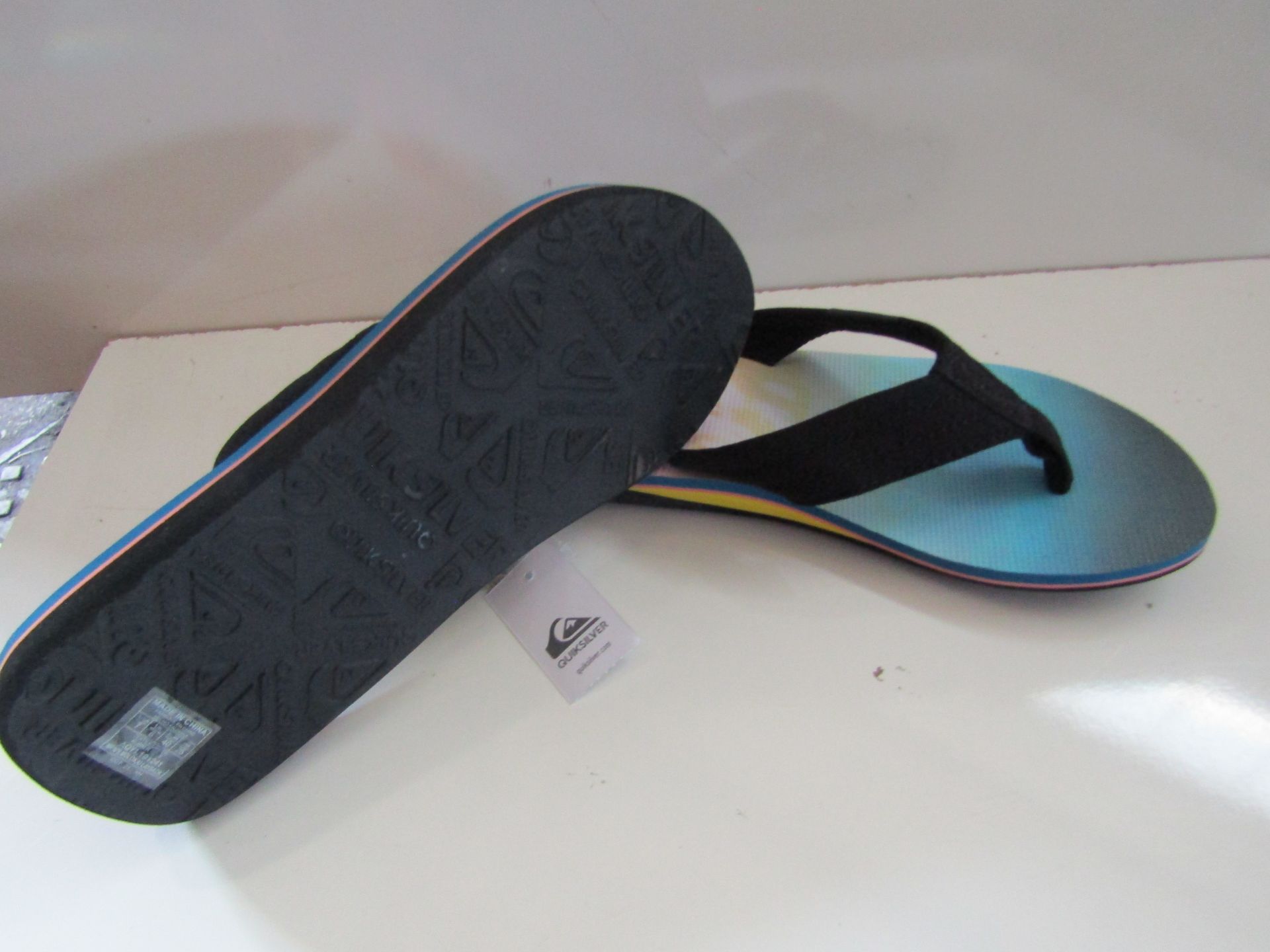 Quicksilver Flip Flops Size 6 New - Image 2 of 3