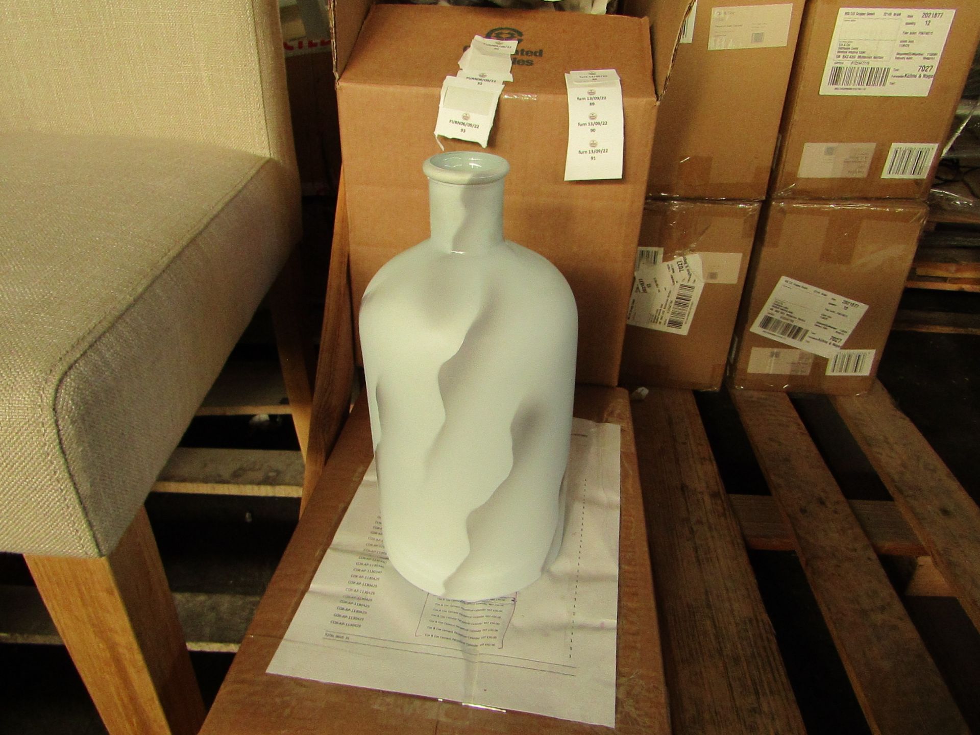 Cox & Cox Marble Effect Vase - Grey RRP Â£19.00 - This item looks to be in good condition and