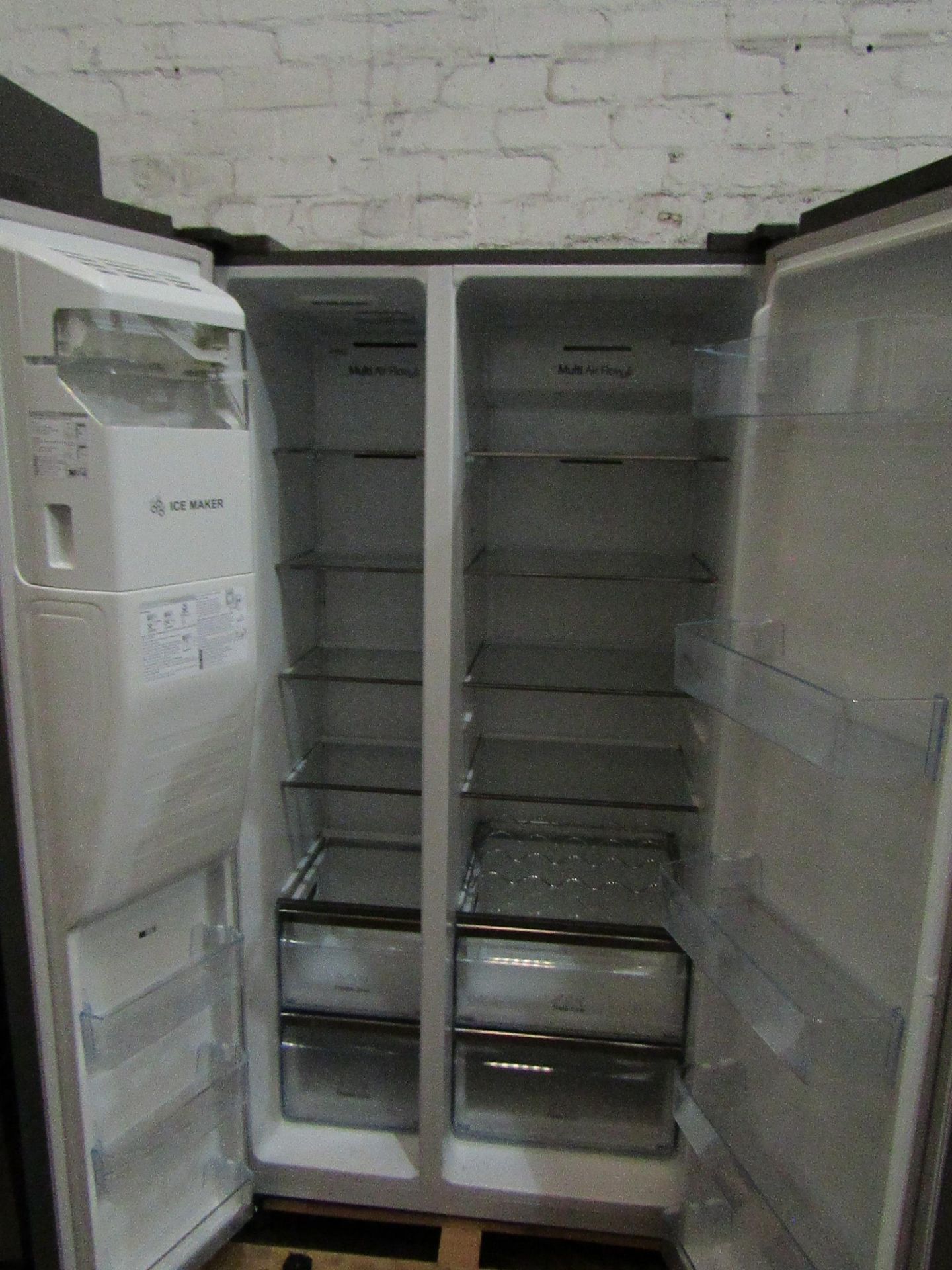 Hisense American fridge freezer with water and ice dispenser, tested working for coldness, the - Image 2 of 2