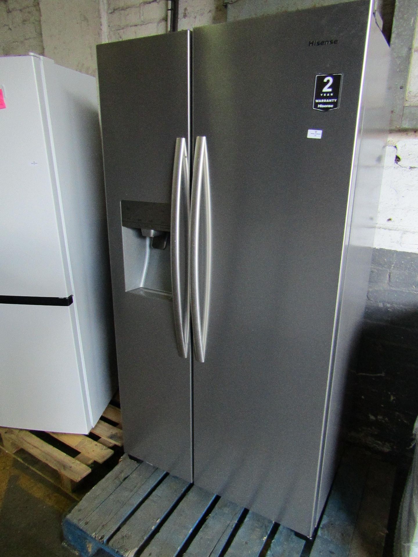Hisense American fridge freezer, untested due to no plug.
