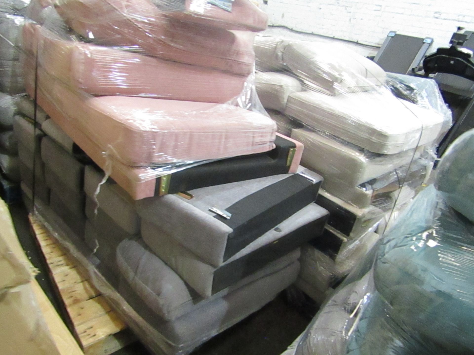 0% Buyers Premium, 24 Pallets of Genuine SNUG SOFA parts - Mixed Lots of Bases Backs Arms Cushions - Image 20 of 20