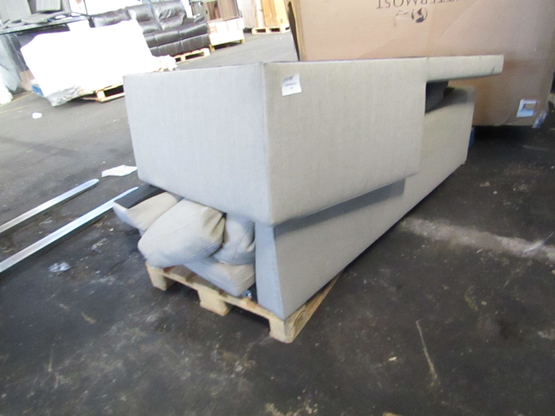 pallet containing a swoon sofa. Needs cleaning SWO-AP-A-2799