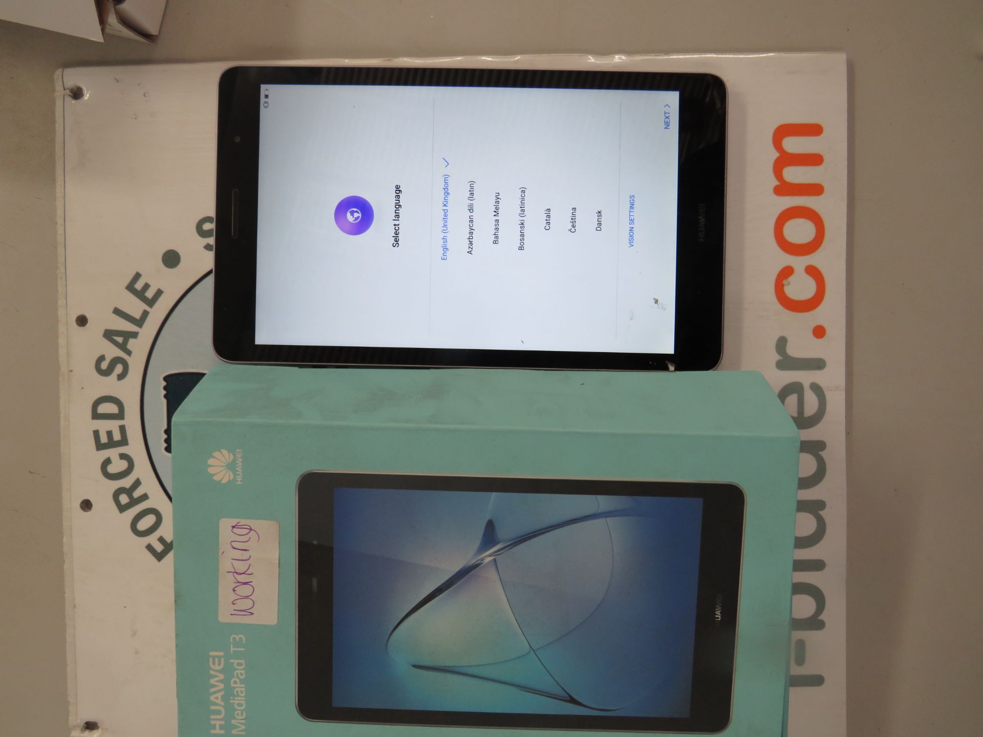 Huawei MediaPad T3 16GB, item has been powered on includes accessories / charger with original Box.