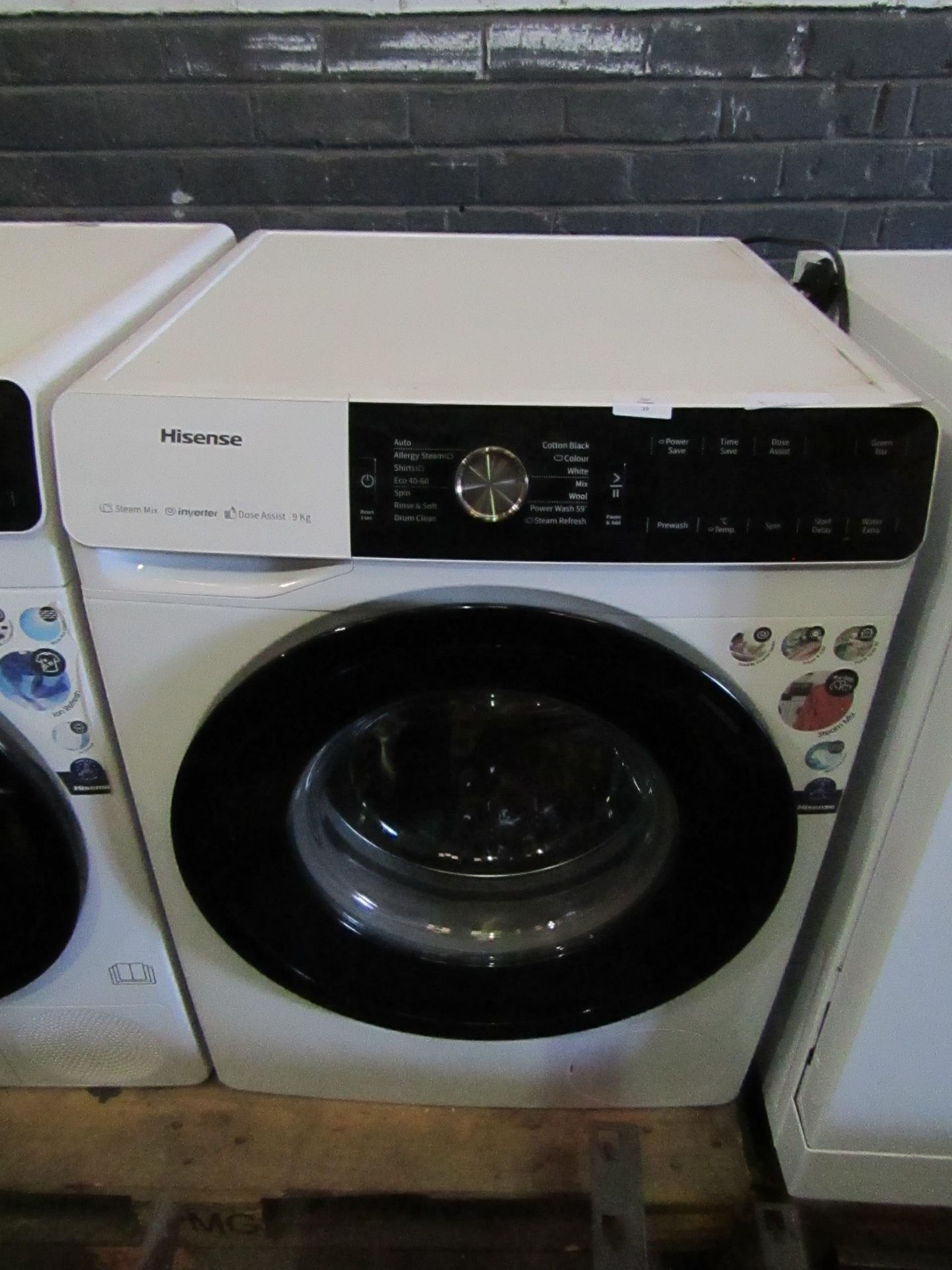 Hisense 9Kg steam mix dose assist washing machine, Powers on and Spins but that is as far as we have - Image 4 of 4