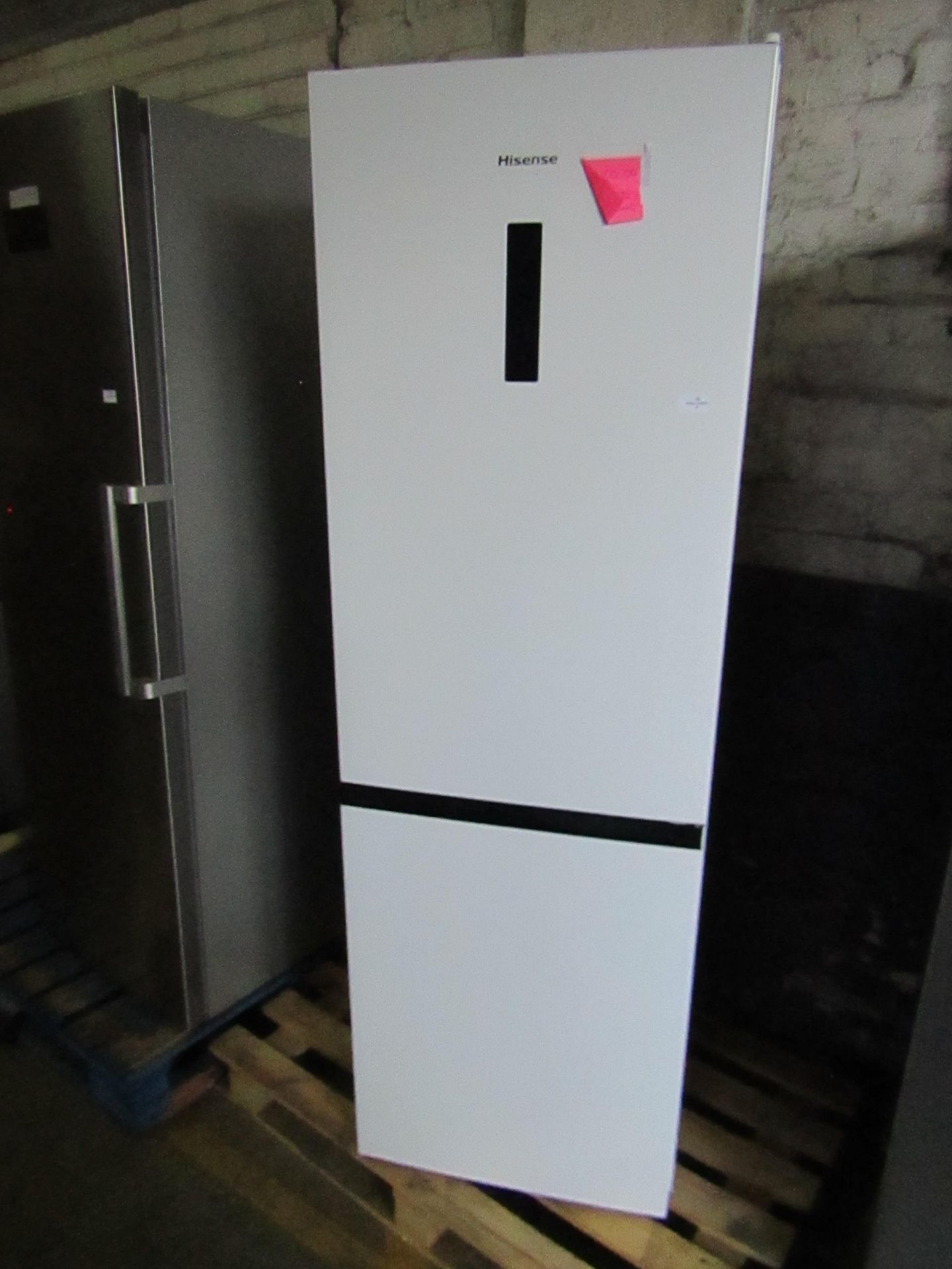 Hisense fridge freezer, tested working.