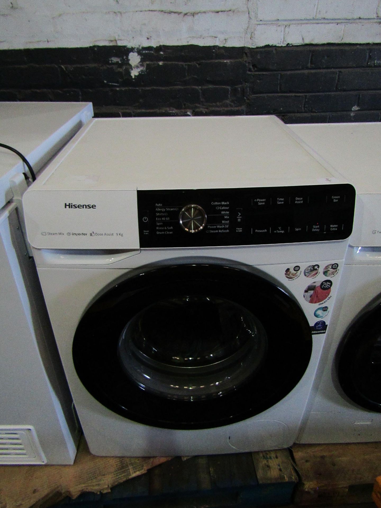 Hisense 9Kg dose Assist steam mix washing machine, powers on and spins, we haven't connected it to - Image 4 of 4